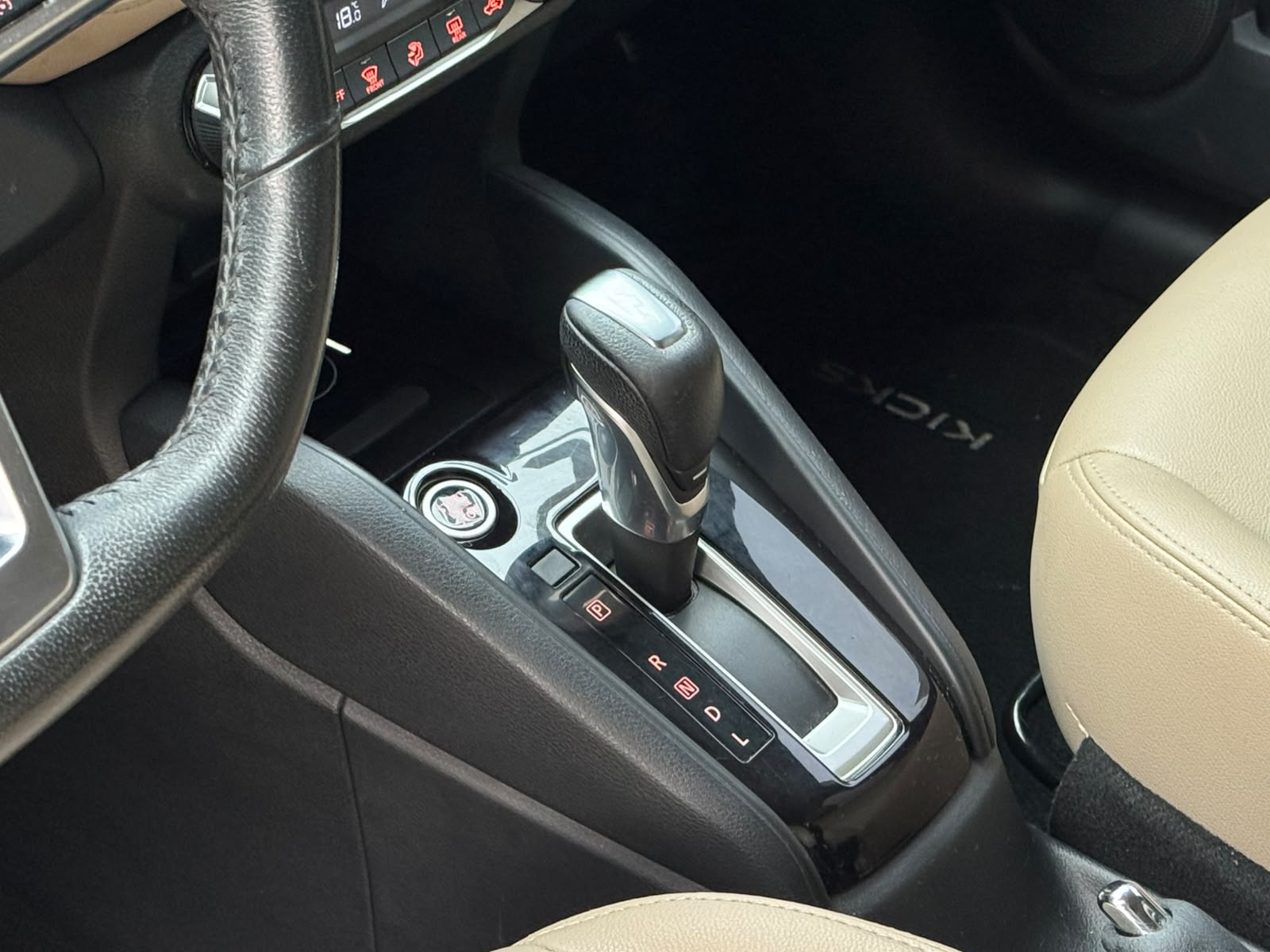 NISSAN KICKS