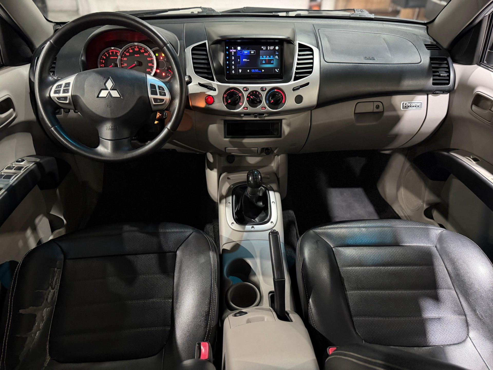 MITSUBISHI L200 TRITON