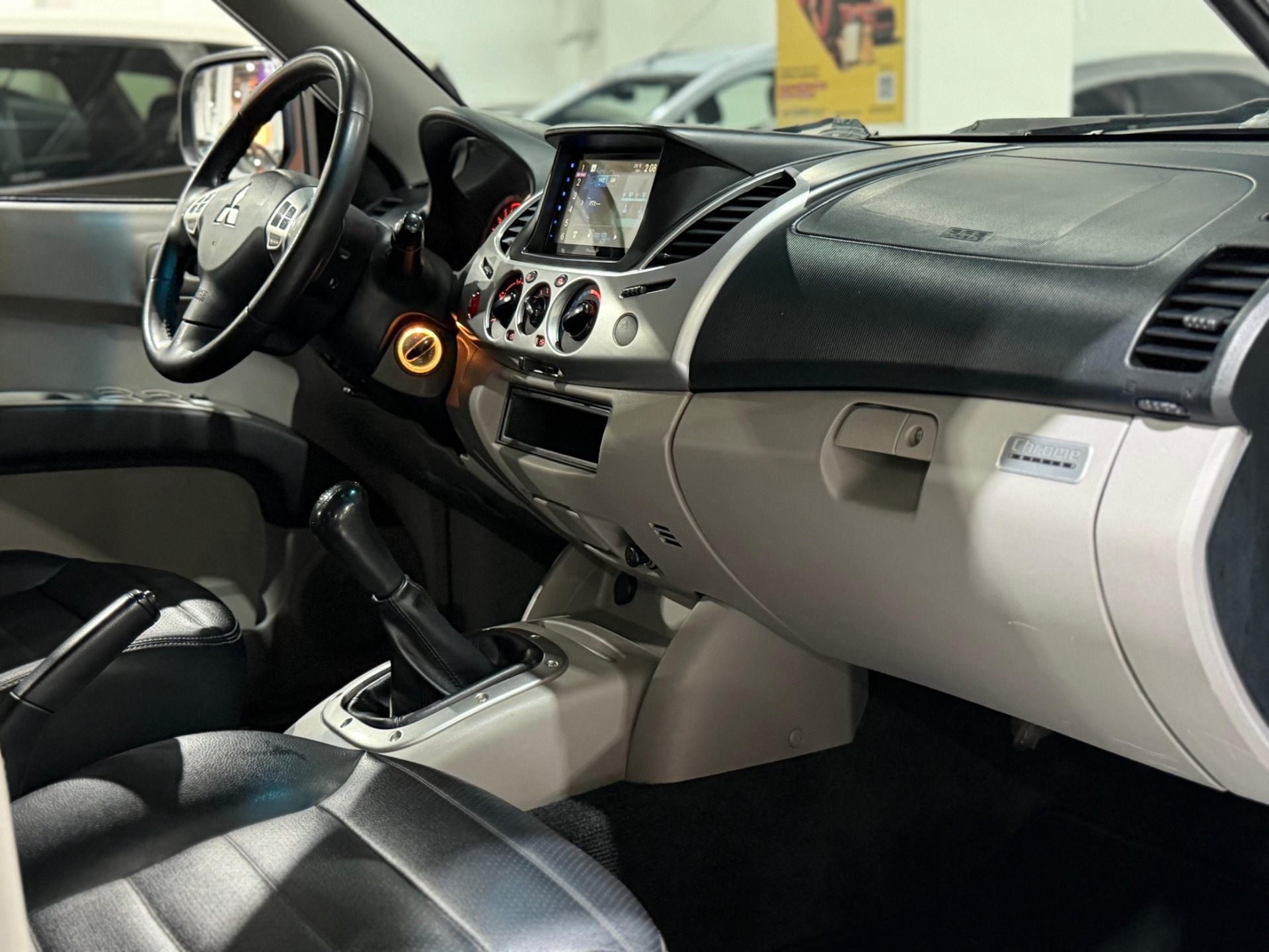 MITSUBISHI L200 TRITON