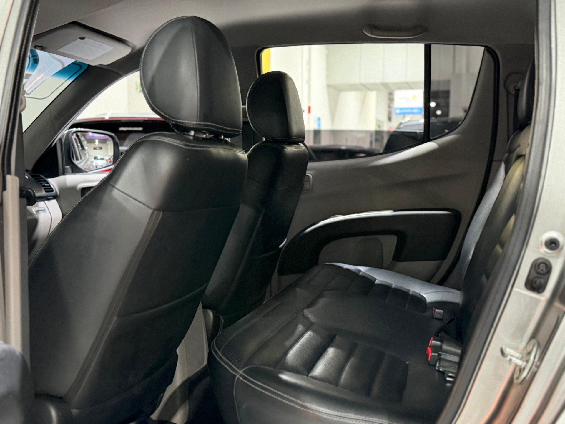 MITSUBISHI L200 TRITON