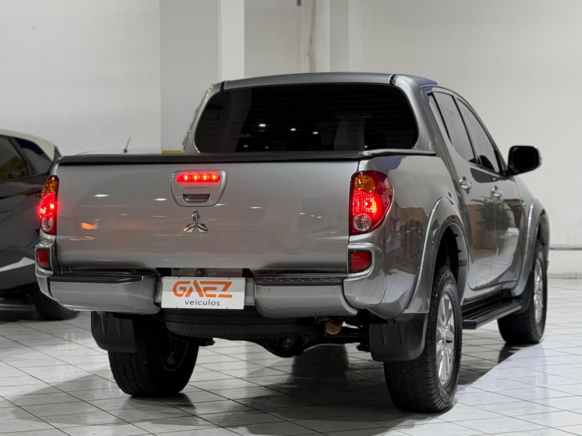 MITSUBISHI L200 TRITON