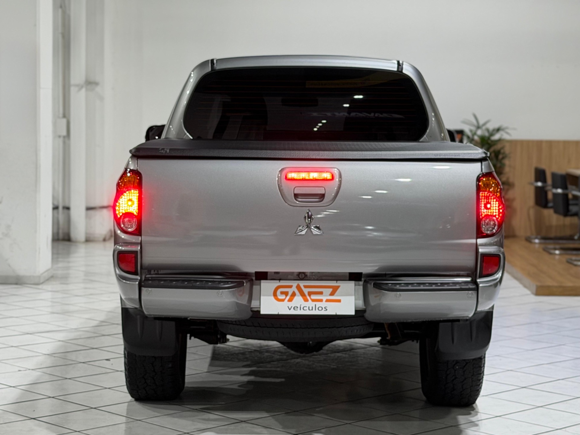 MITSUBISHI L200 TRITON