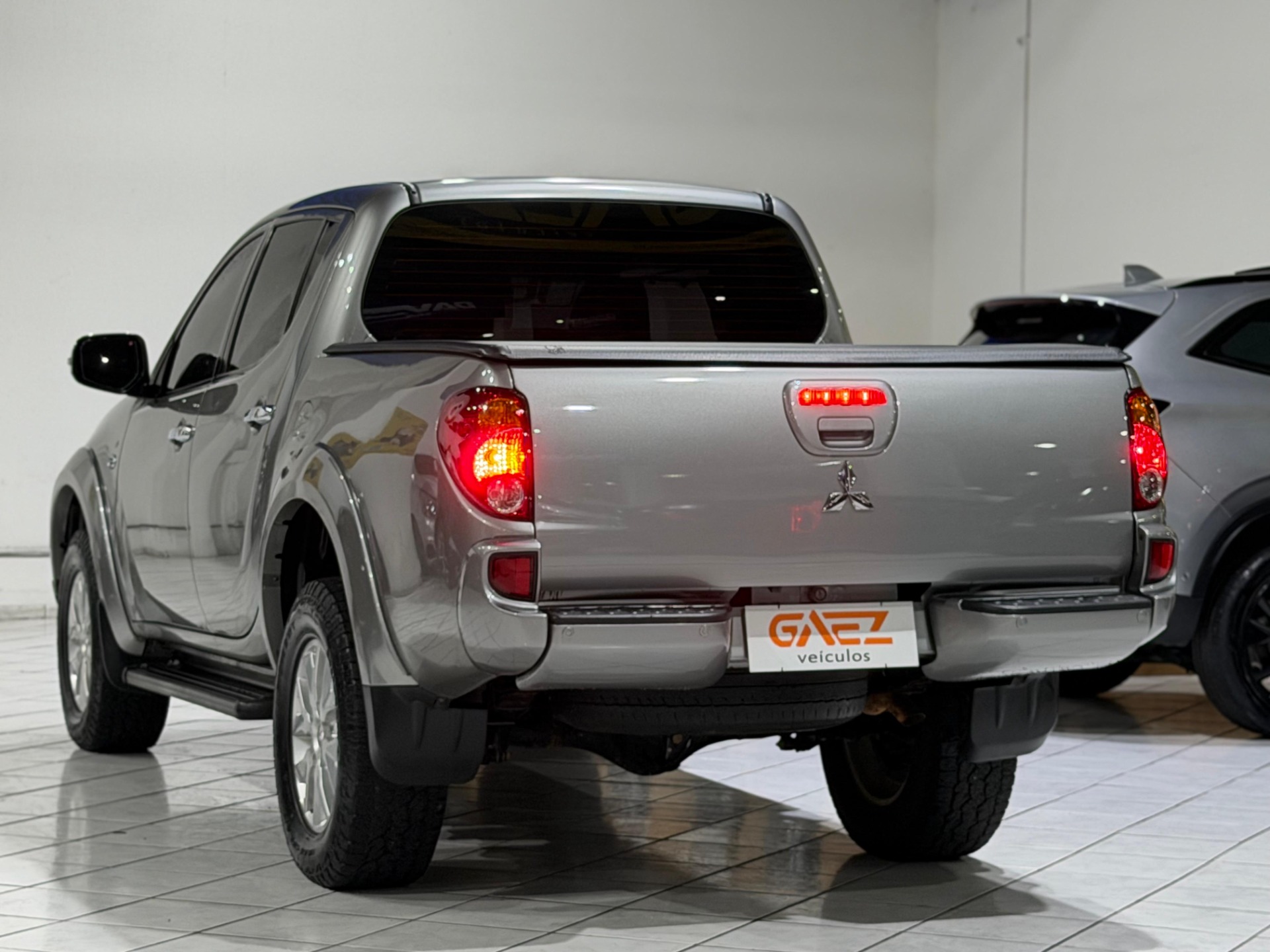 MITSUBISHI L200 TRITON