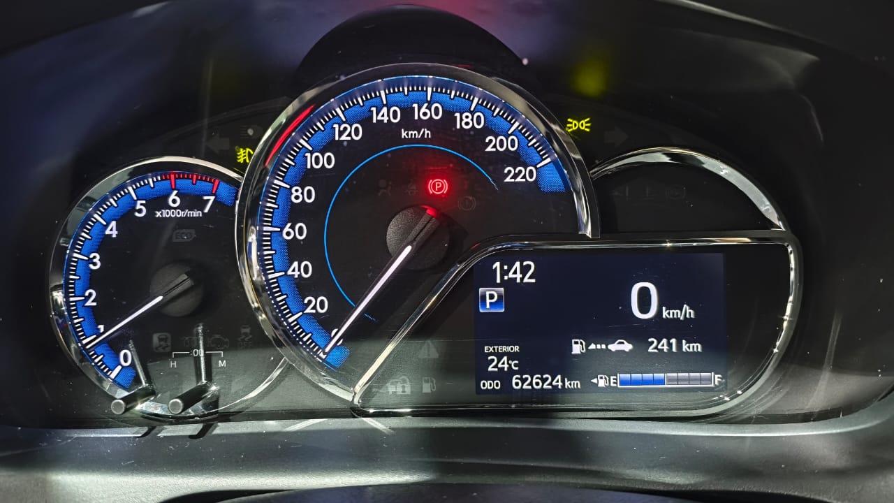 TOYOTA YARIS