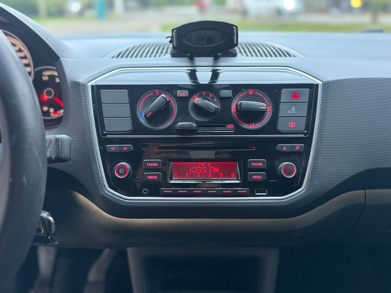 VOLKSWAGEN UP