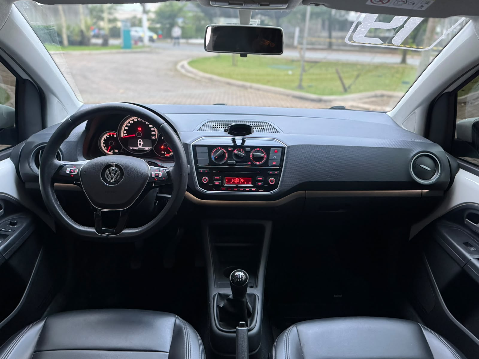 VOLKSWAGEN UP