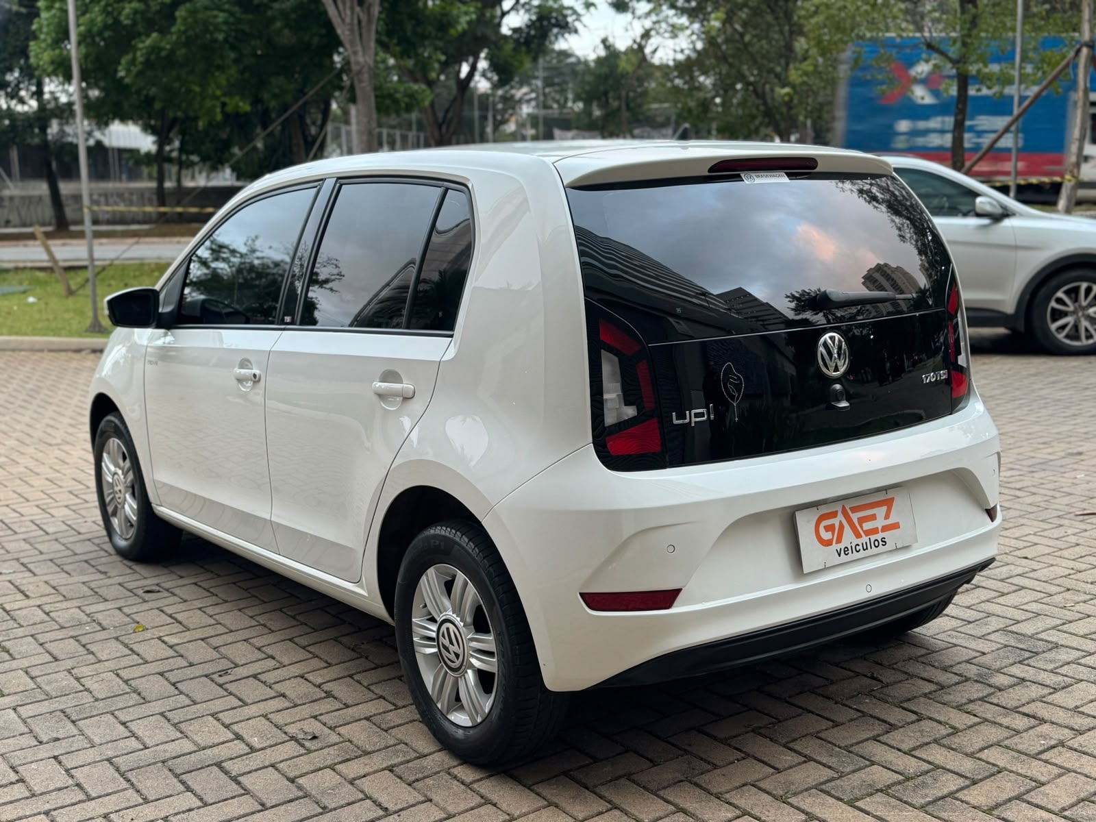 VOLKSWAGEN UP