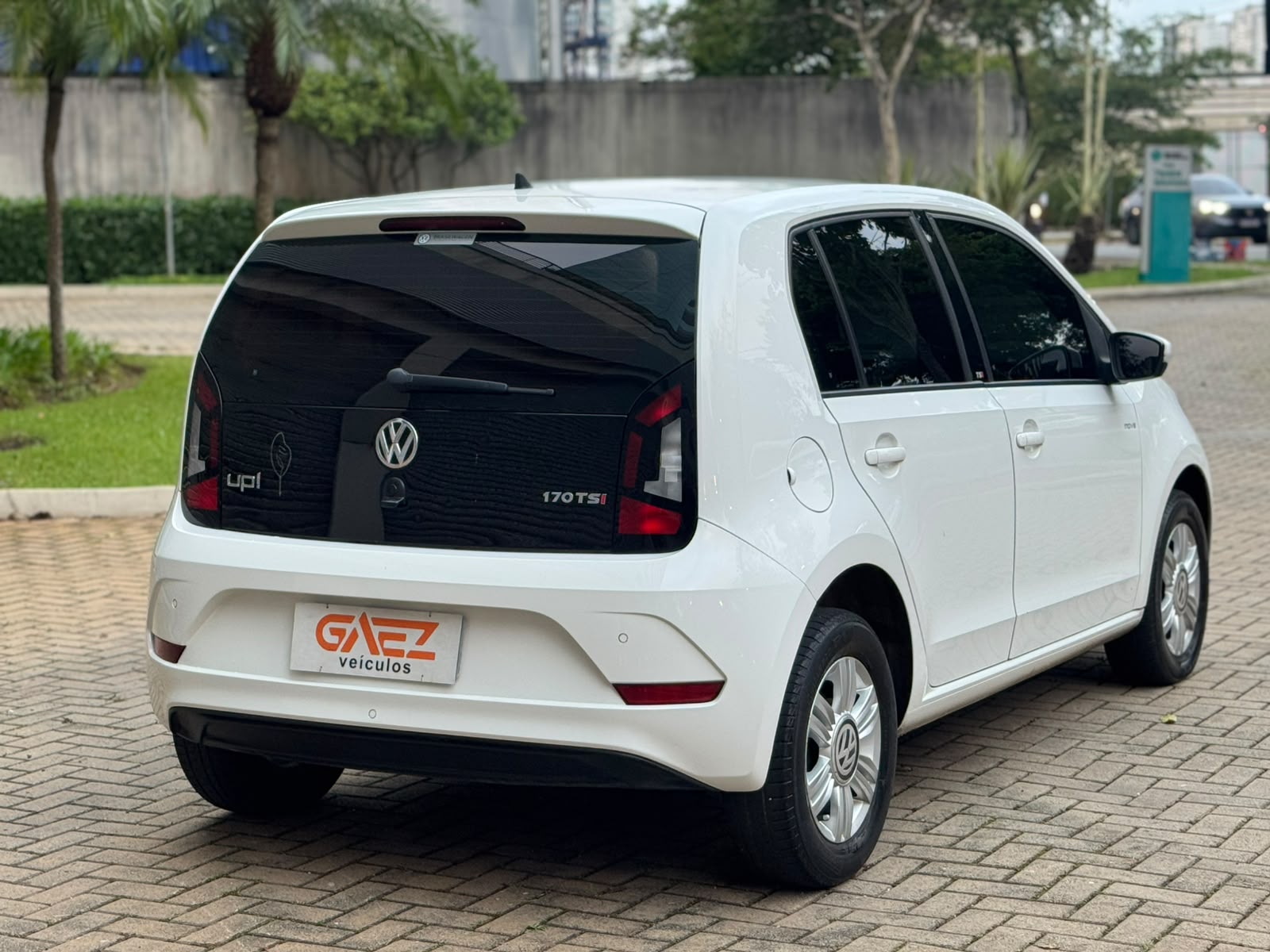 VOLKSWAGEN UP