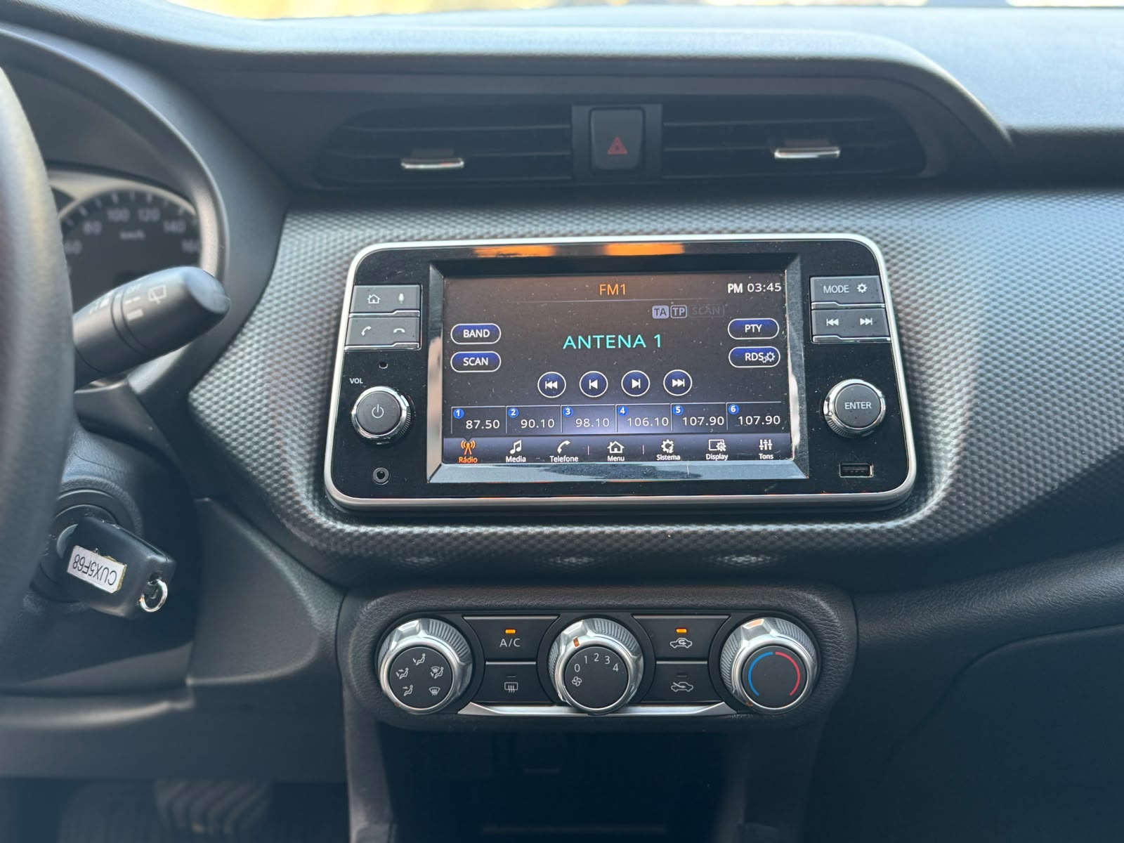 NISSAN KICKS