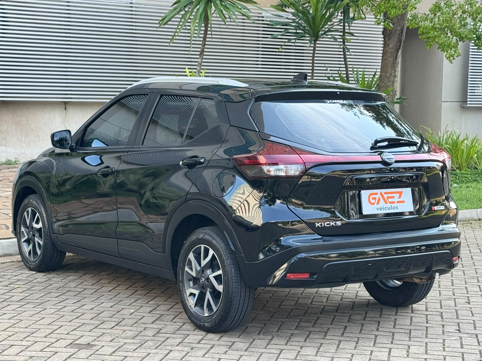 NISSAN KICKS