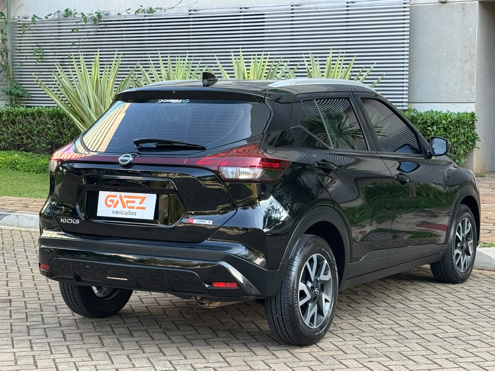 NISSAN KICKS