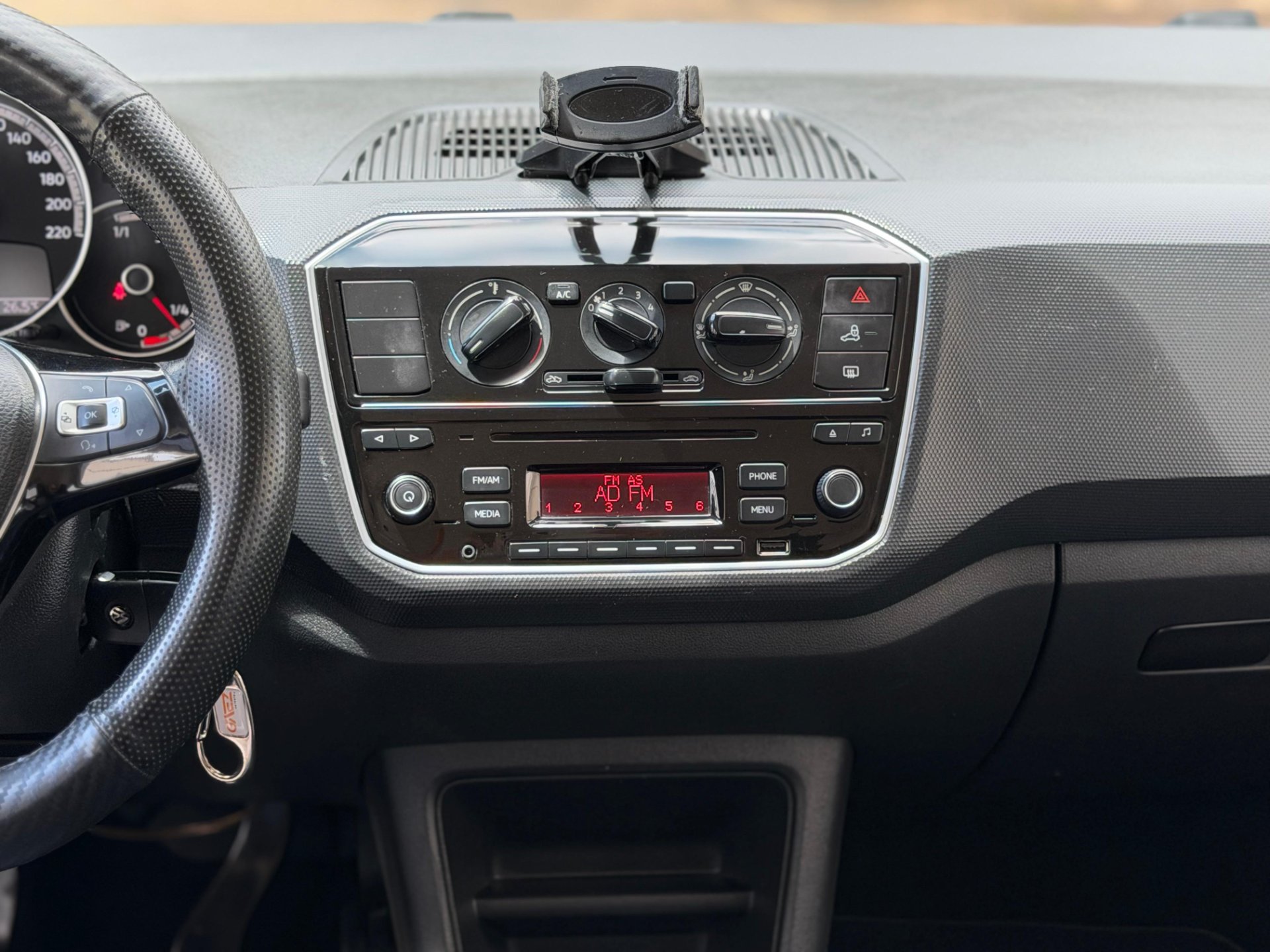 VOLKSWAGEN UP
