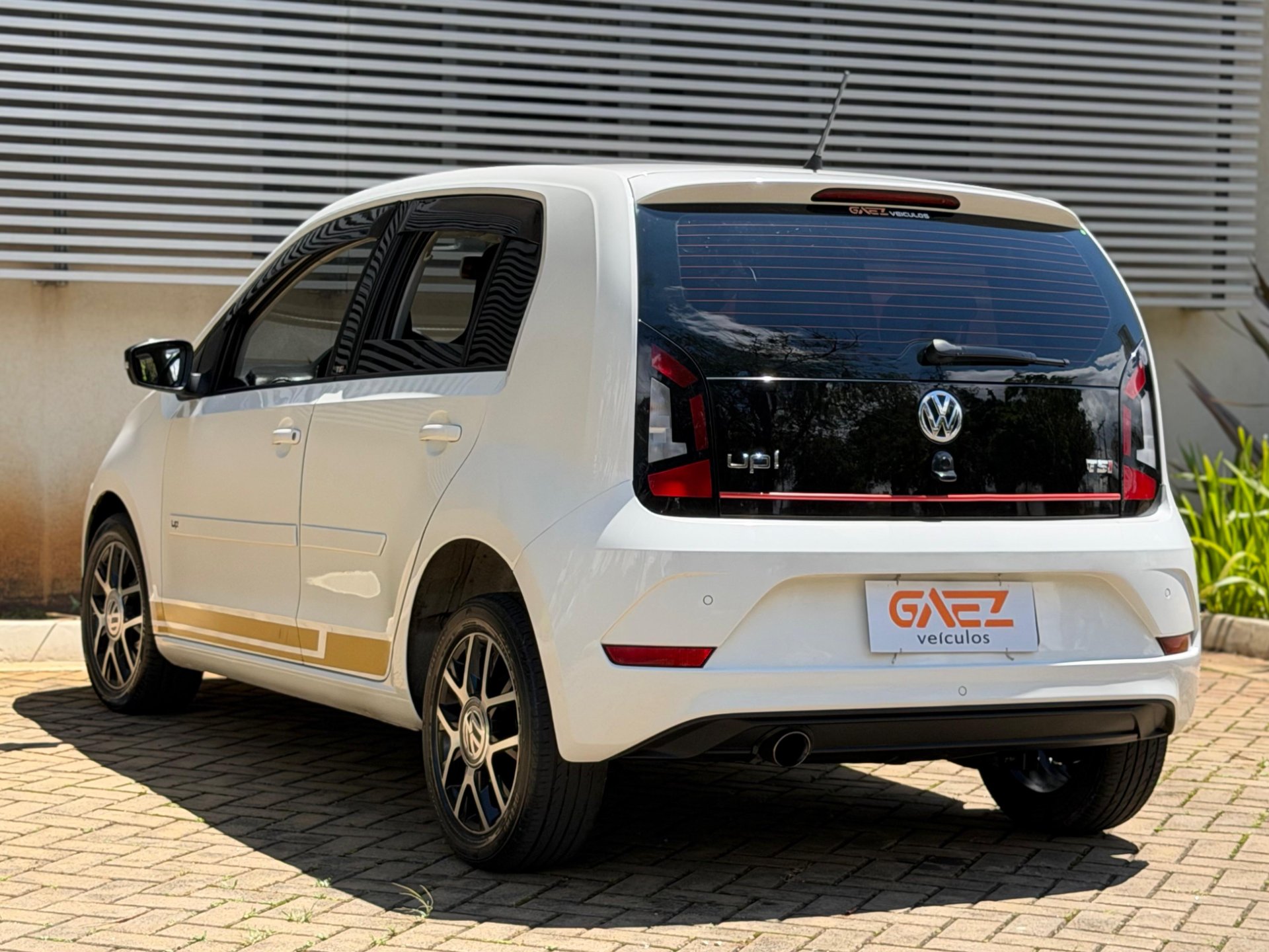 VOLKSWAGEN UP