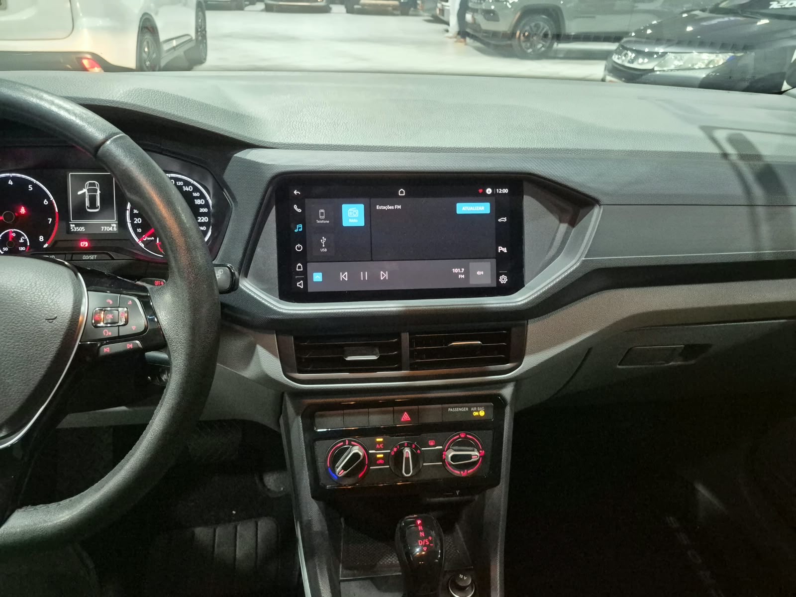 VOLKSWAGEN T-CROSS