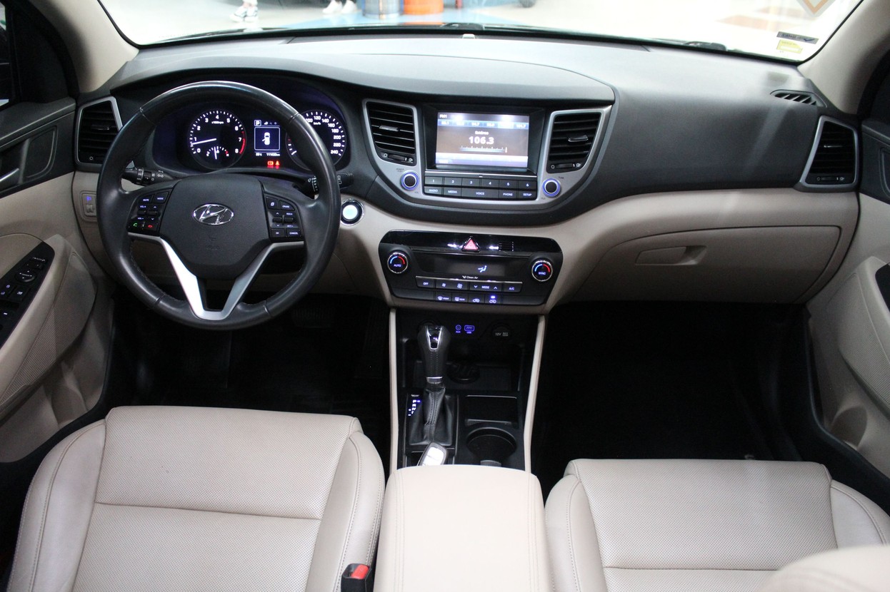 Car Image 8