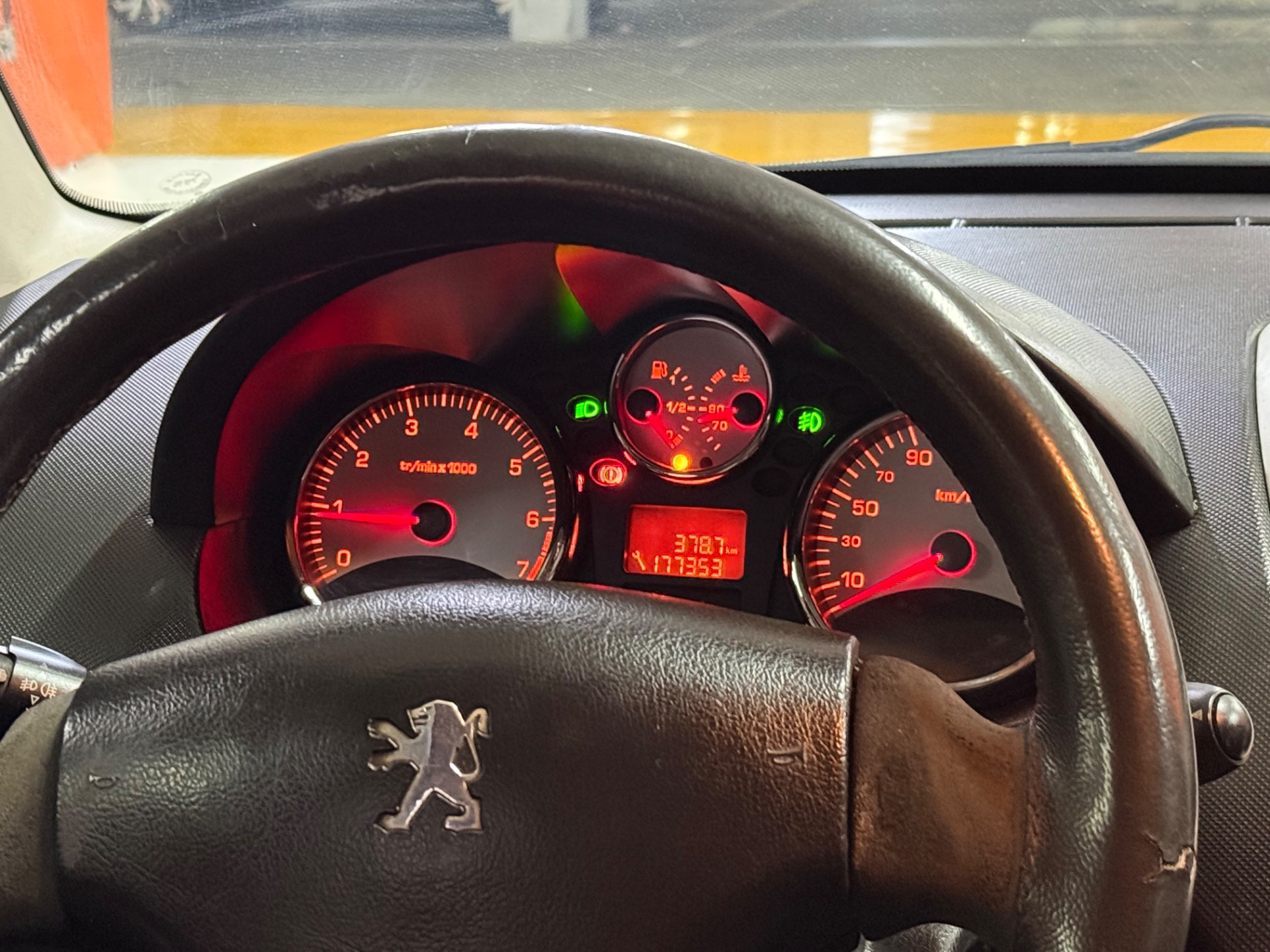 PEUGEOT 207