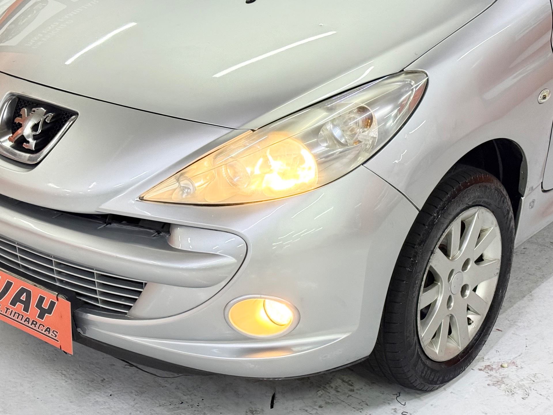 PEUGEOT 207