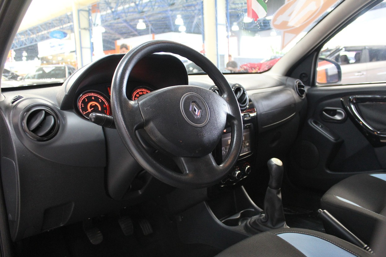 RENAULT SANDERO