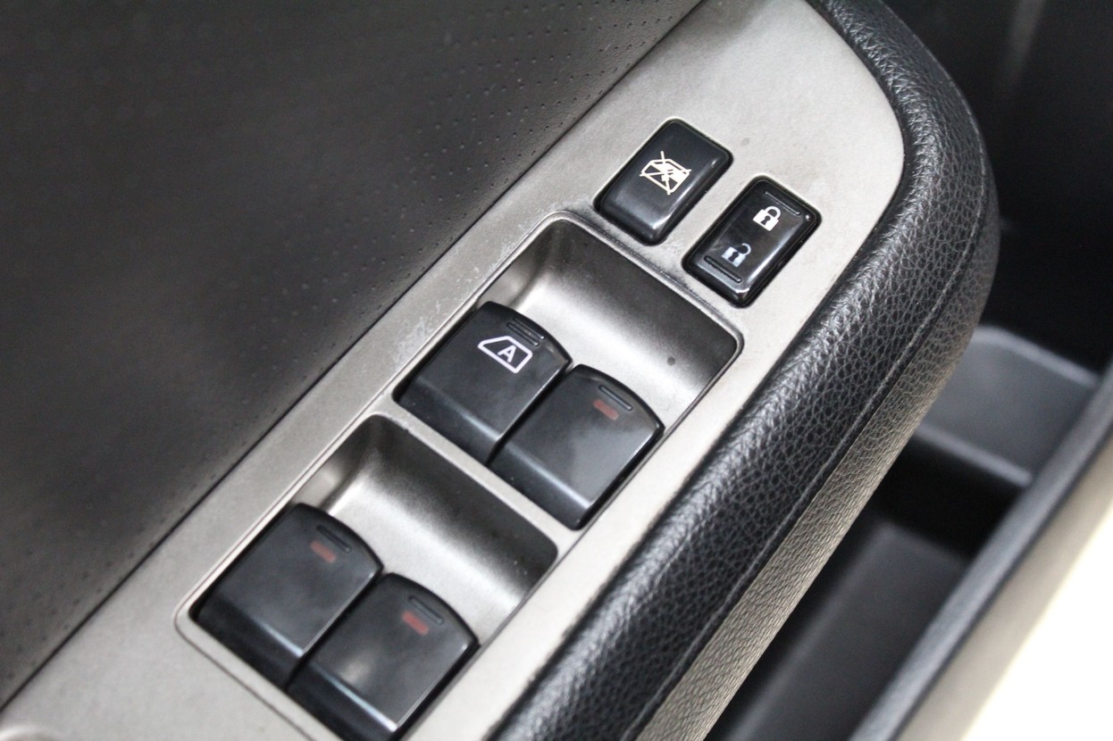 NISSAN TIIDA 1.8 SL 16V