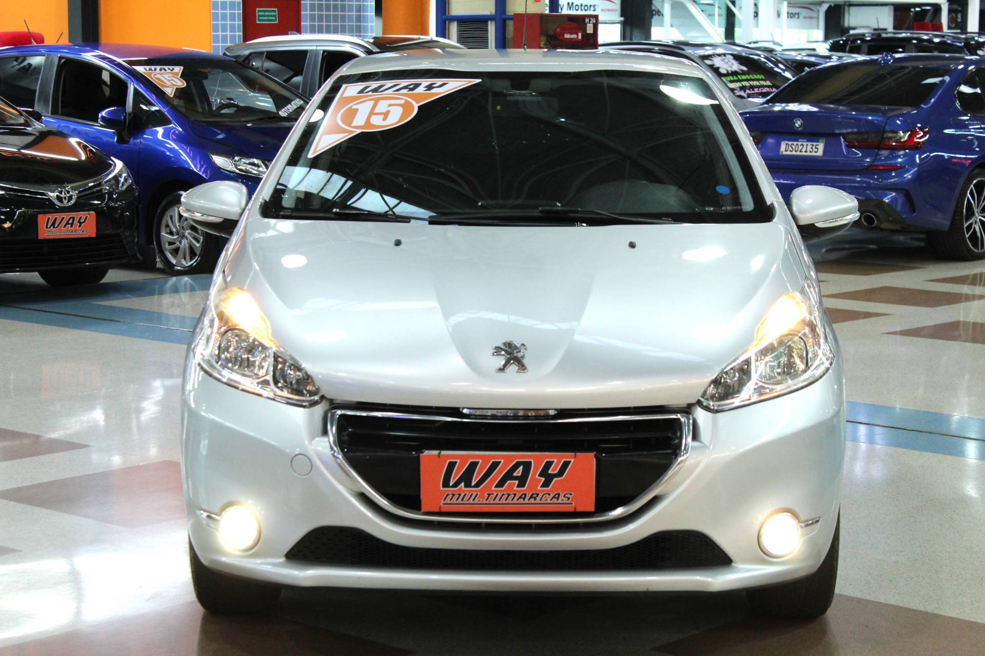 PEUGEOT 208