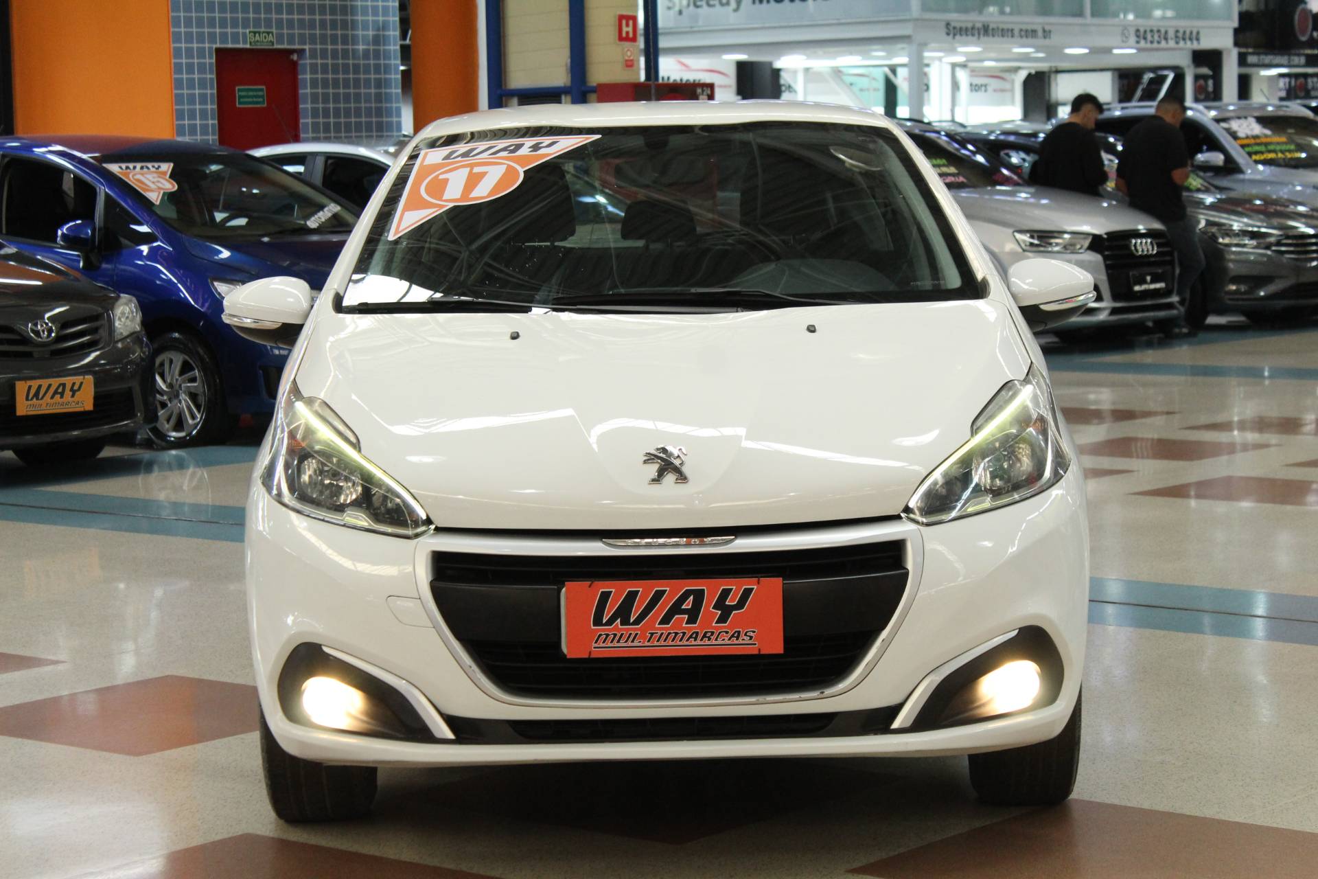 PEUGEOT 208