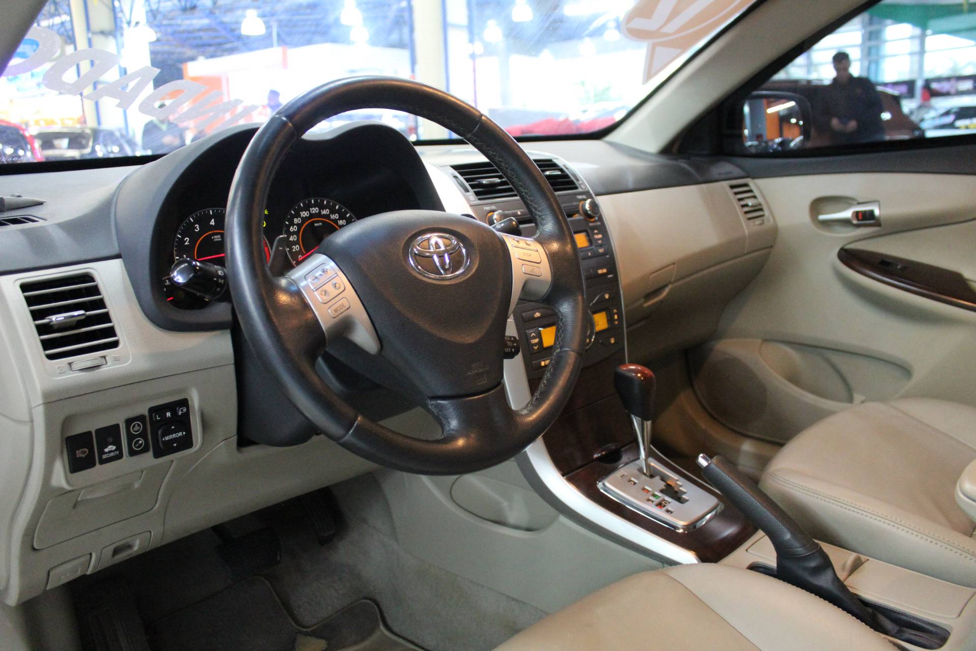 TOYOTA COROLLA