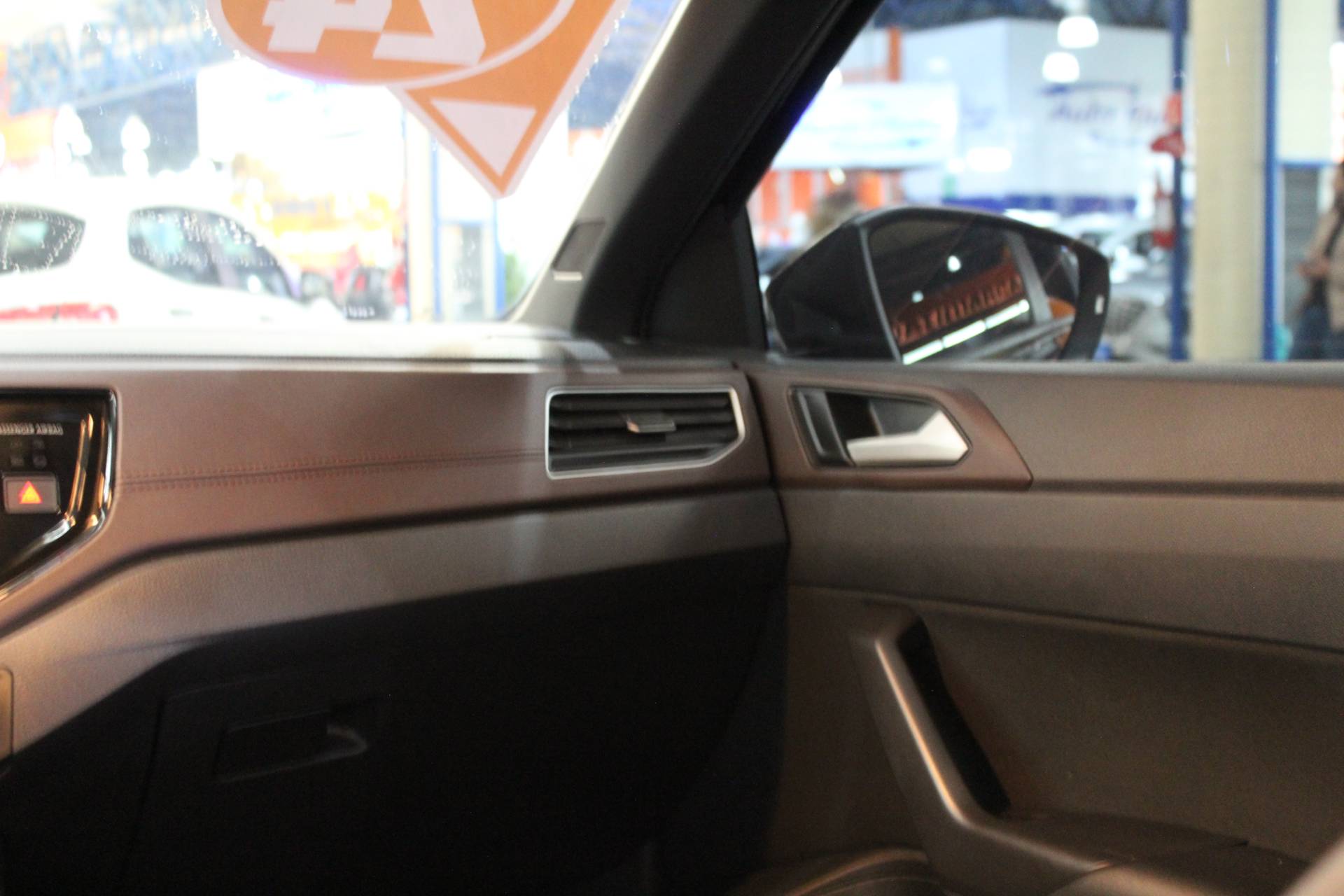 VOLKSWAGEN VIRTUS