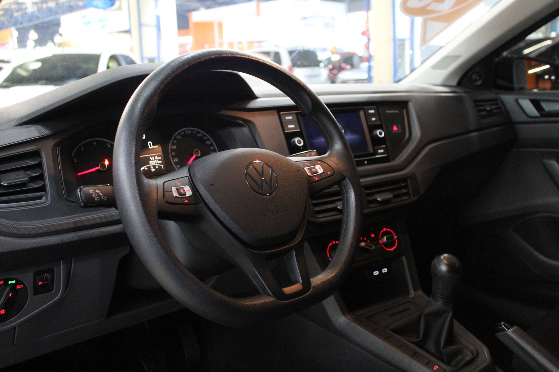 VOLKSWAGEN POLO