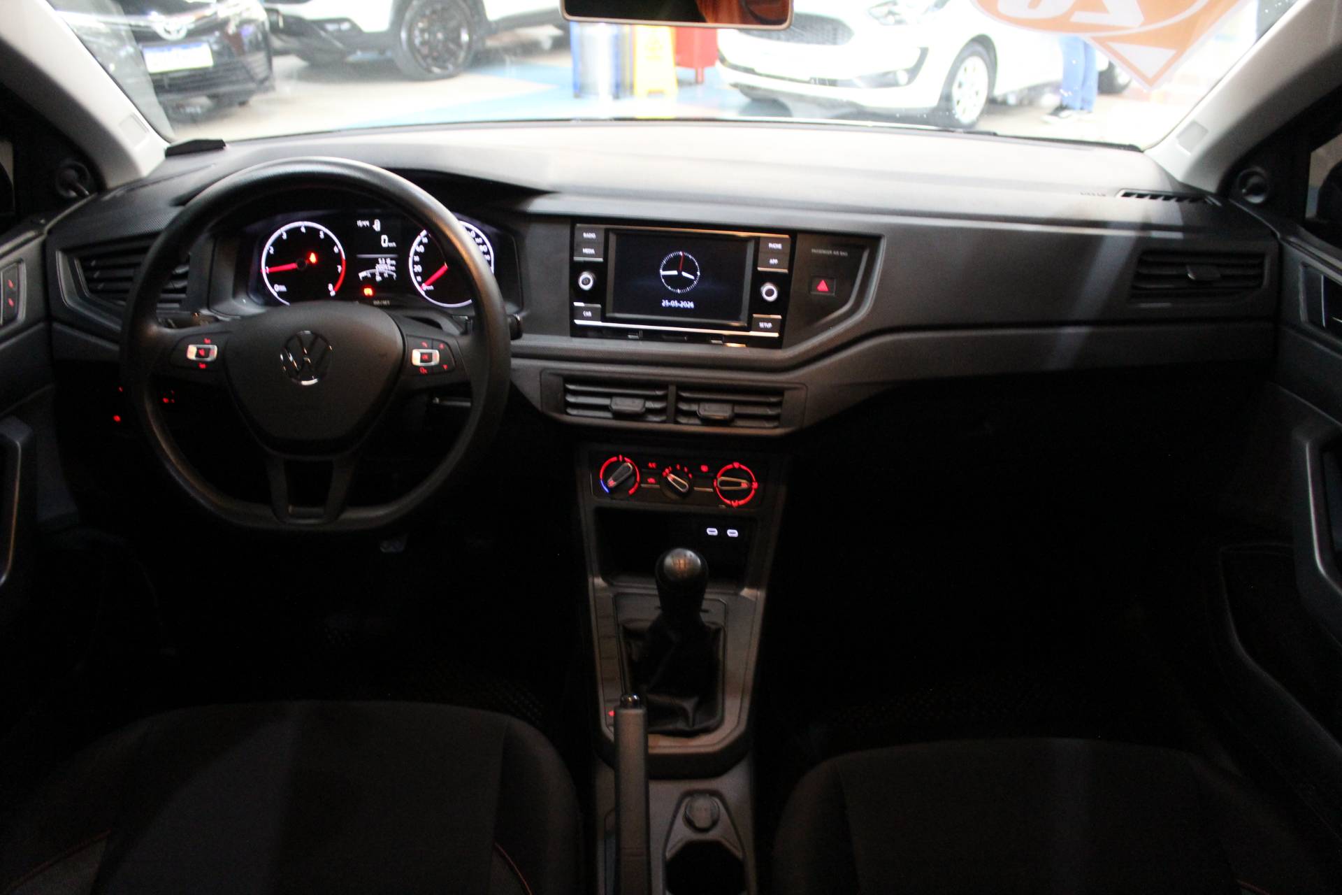 VOLKSWAGEN POLO