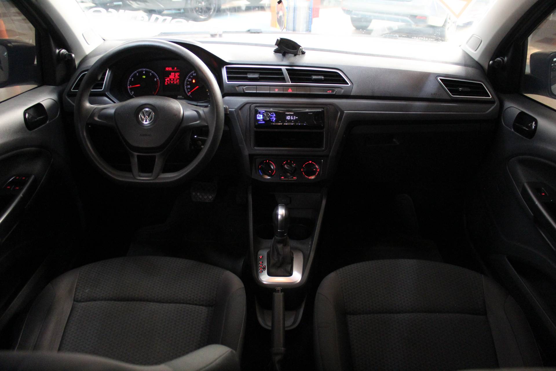 VOLKSWAGEN VOYAGE