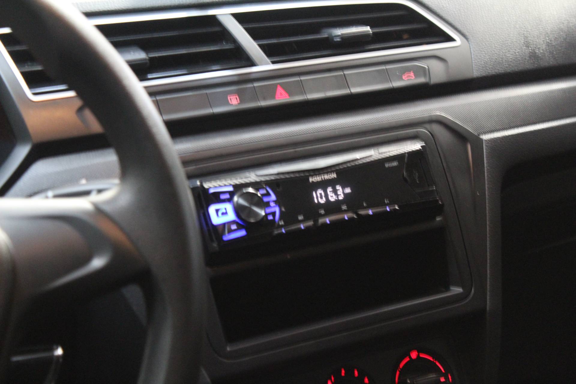 VOLKSWAGEN VOYAGE