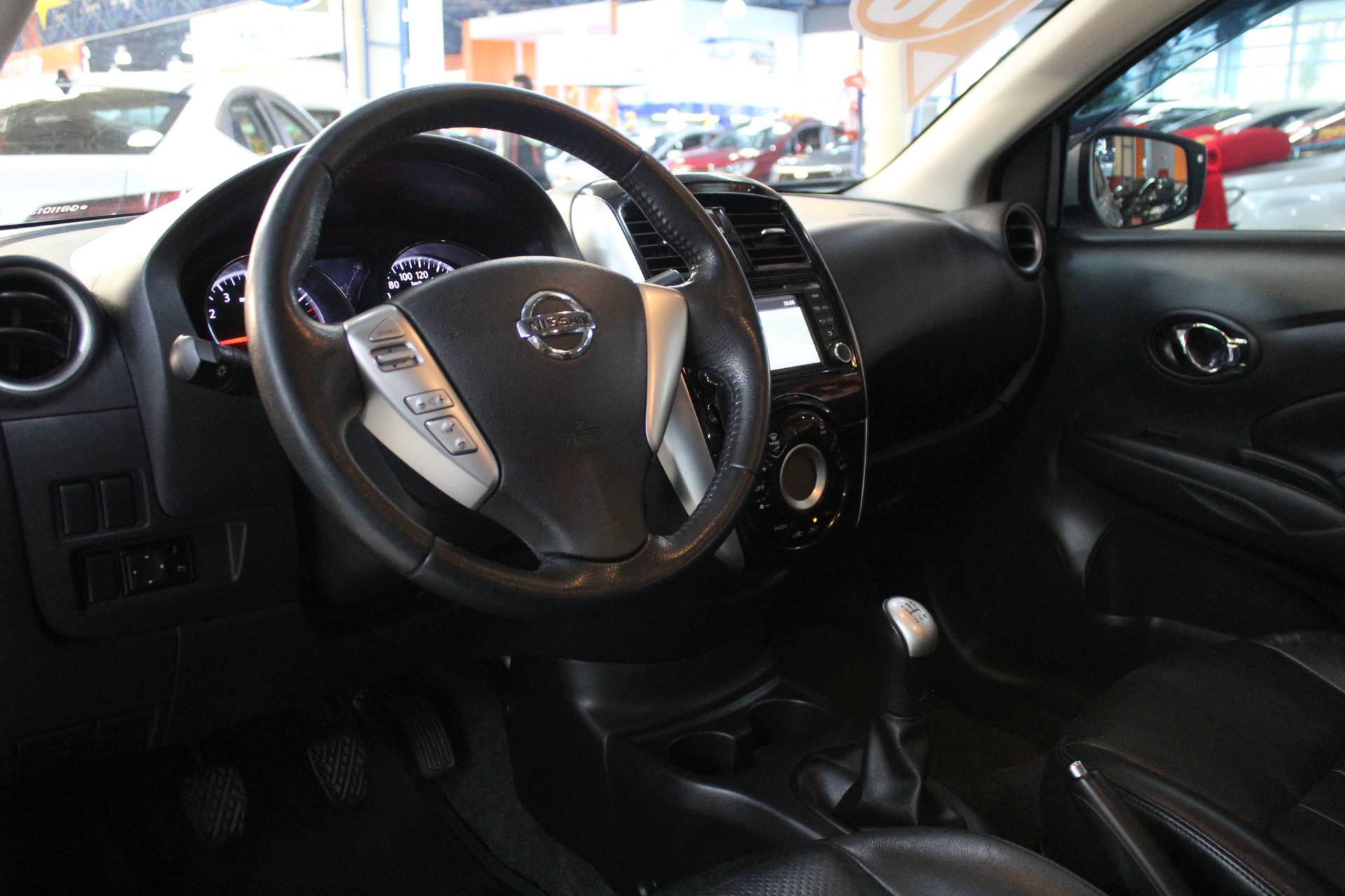 NISSAN VERSA