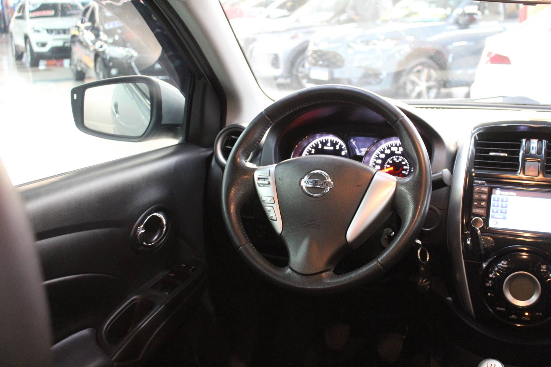 NISSAN VERSA