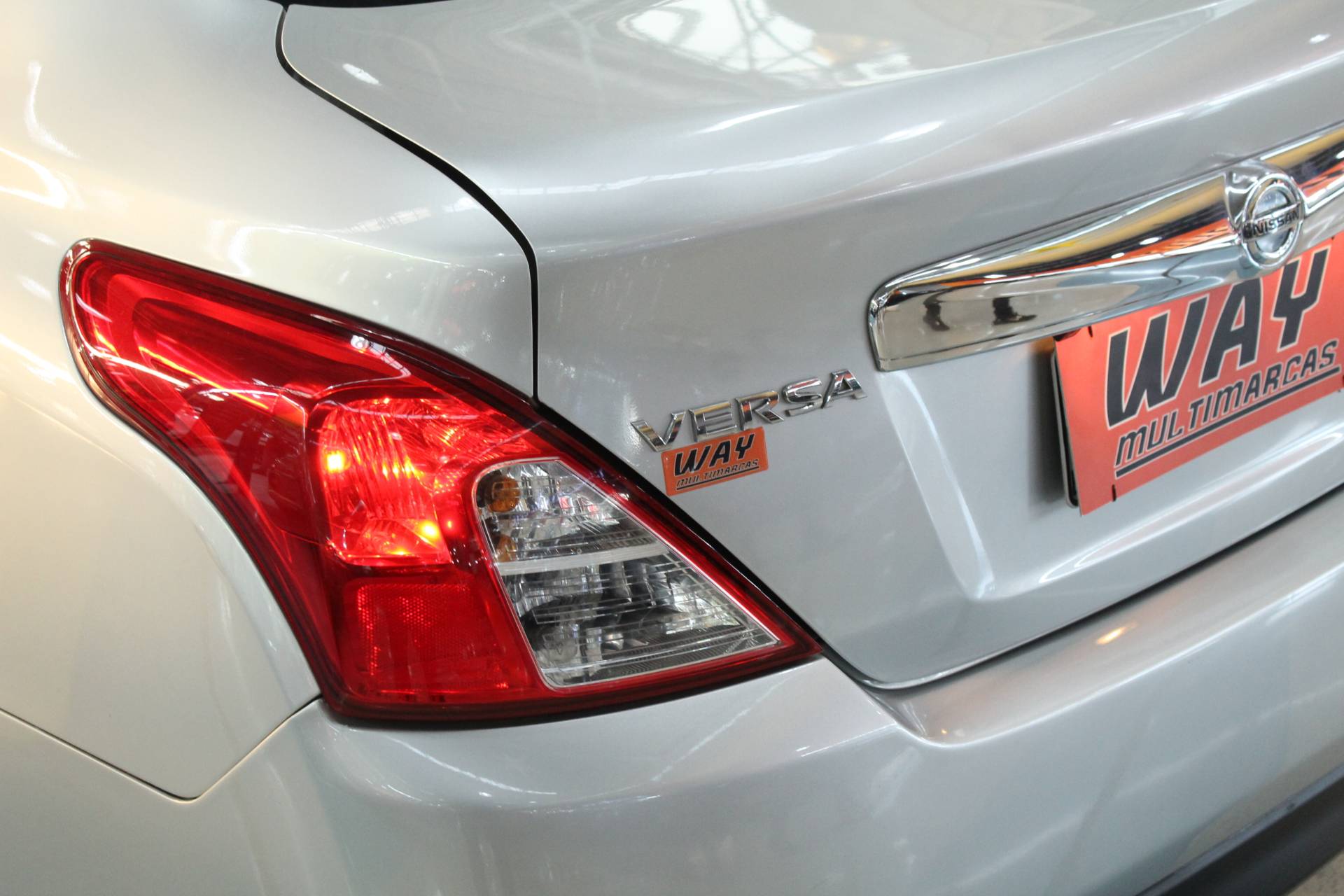 NISSAN VERSA