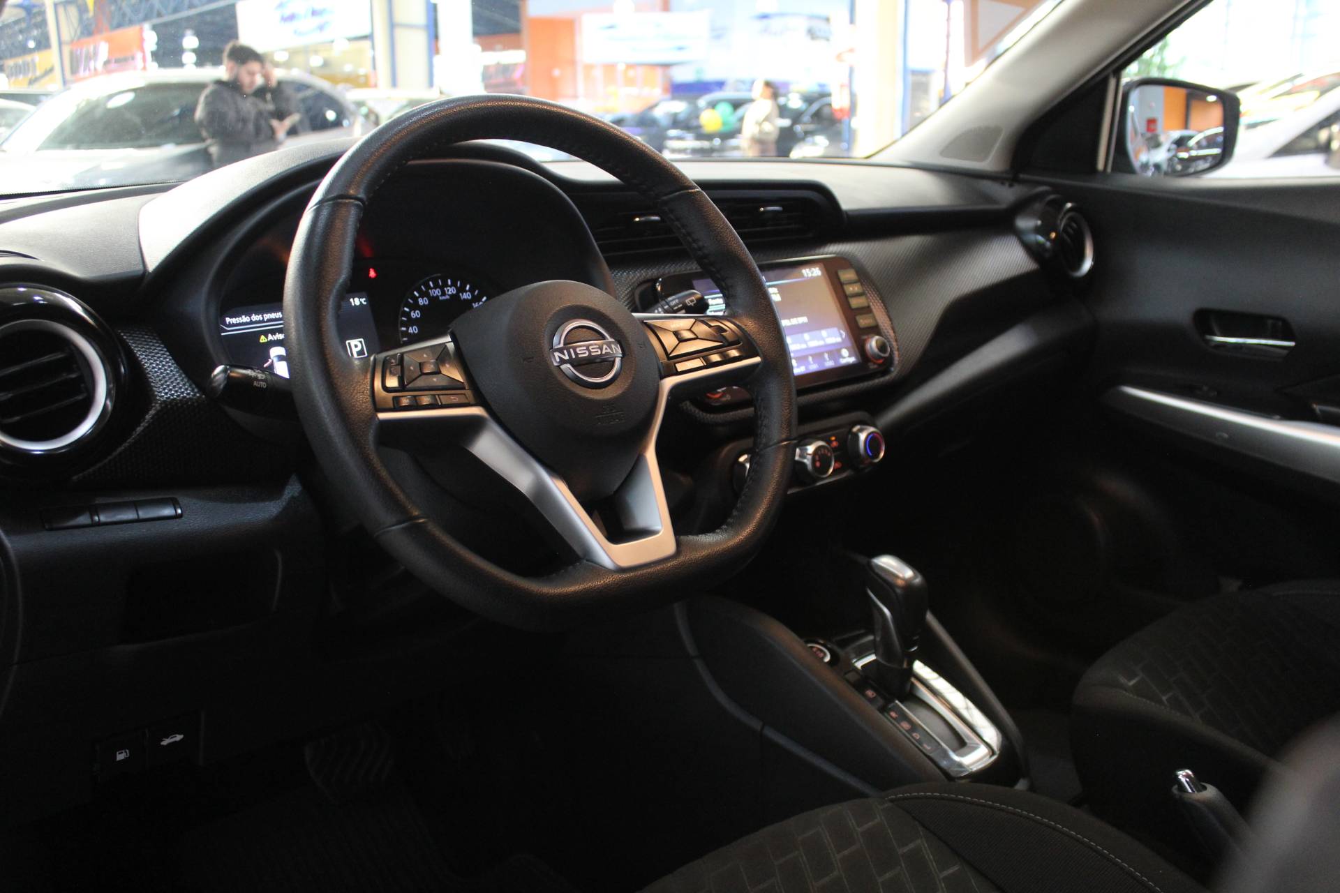 NISSAN KICKS