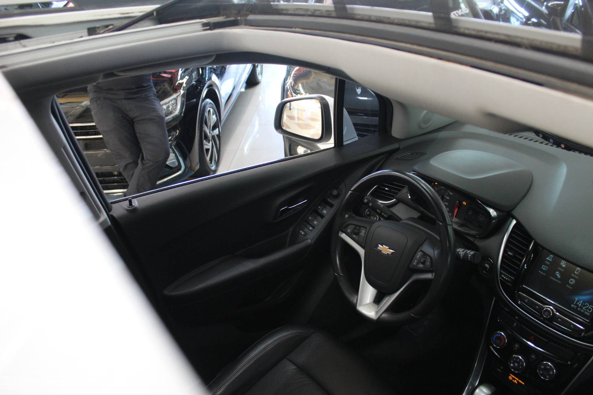 CHEVROLET TRACKER