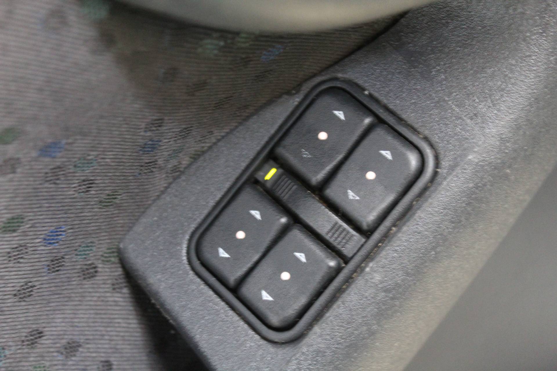 CHEVROLET CORSA