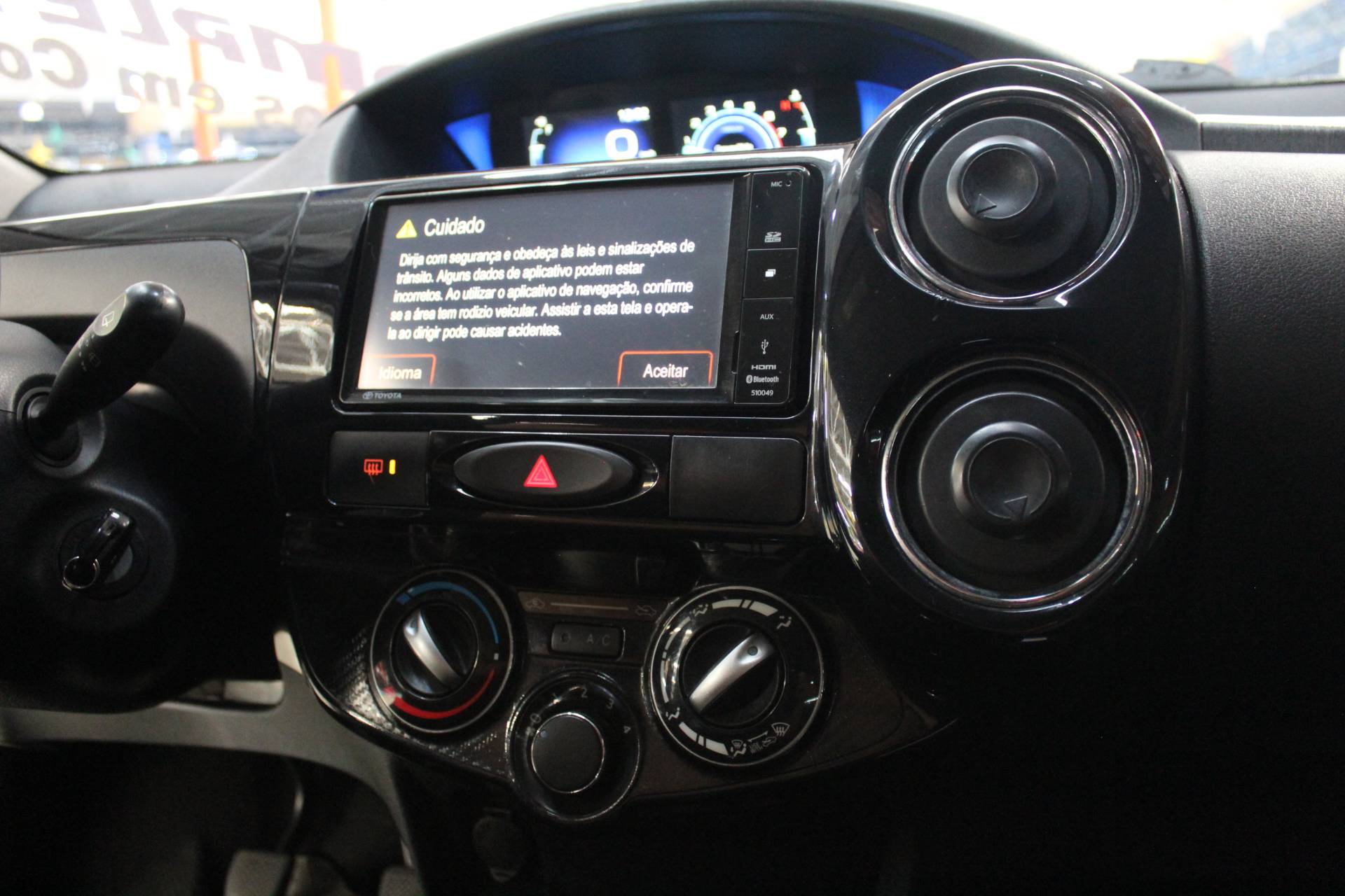 TOYOTA ETIOS CROSS