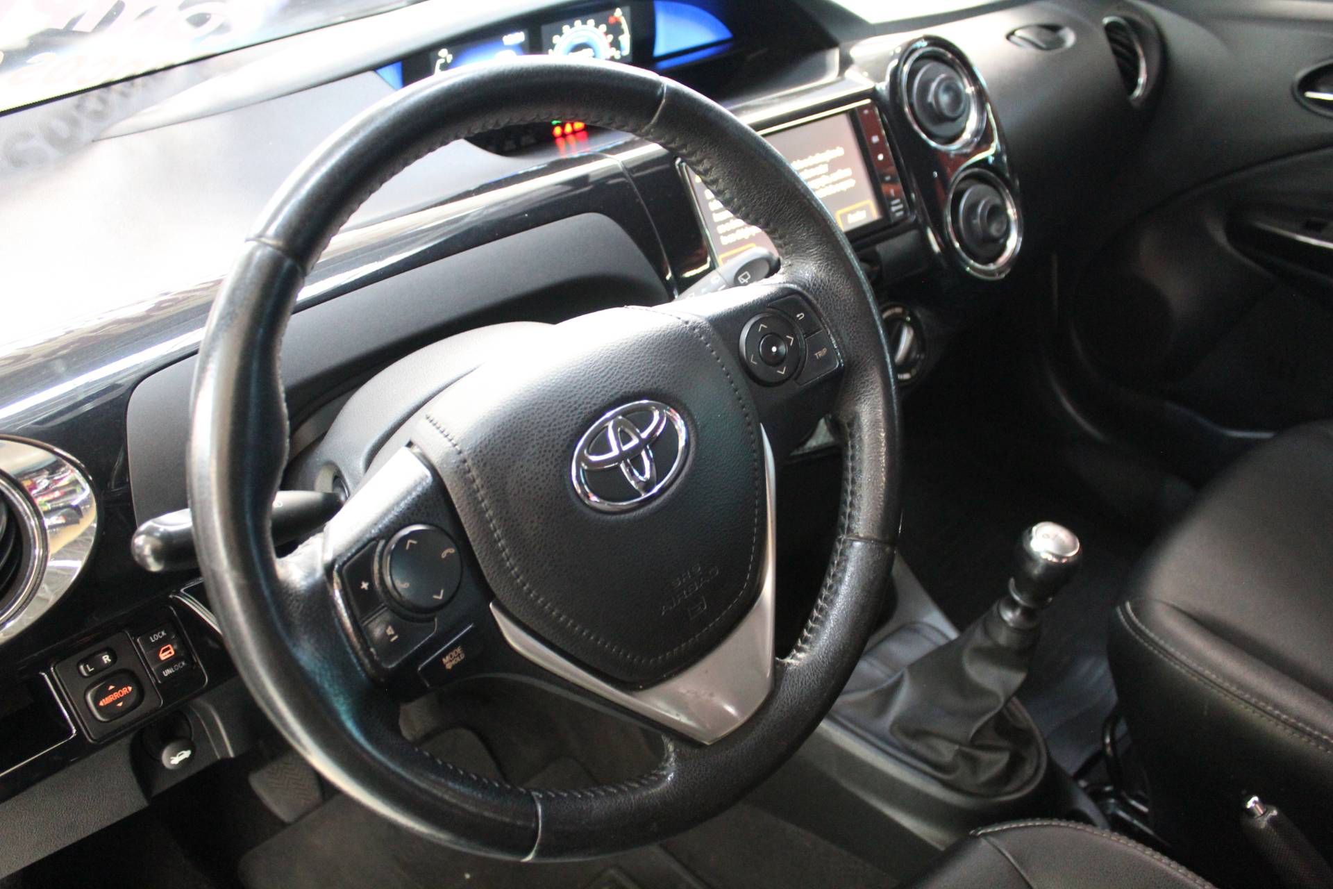 TOYOTA ETIOS CROSS