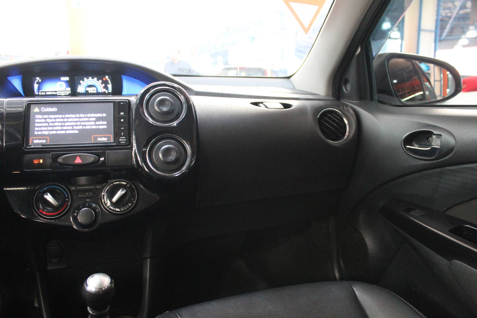 TOYOTA ETIOS CROSS