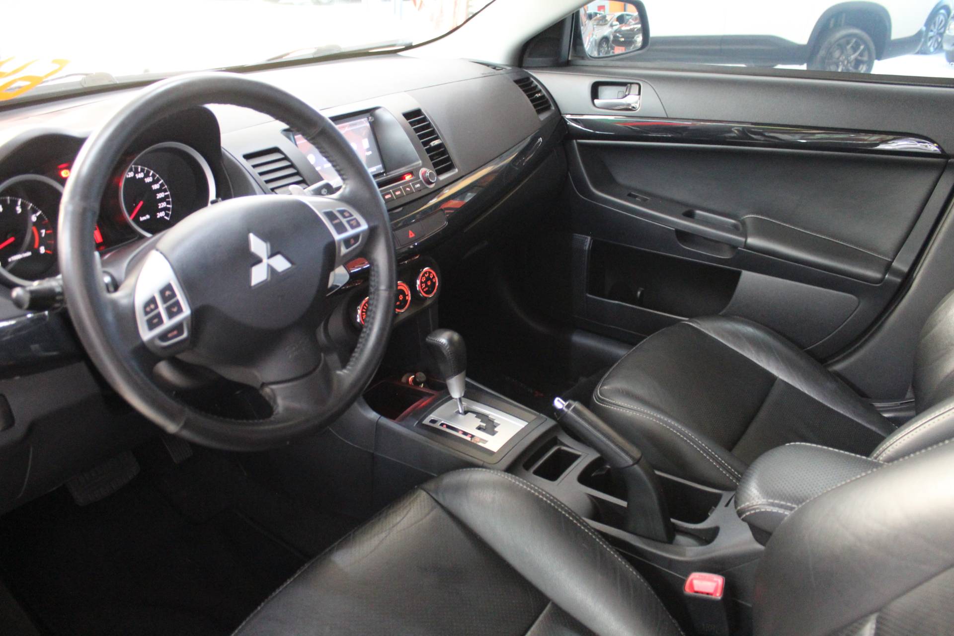 MITSUBISHI LANCER
