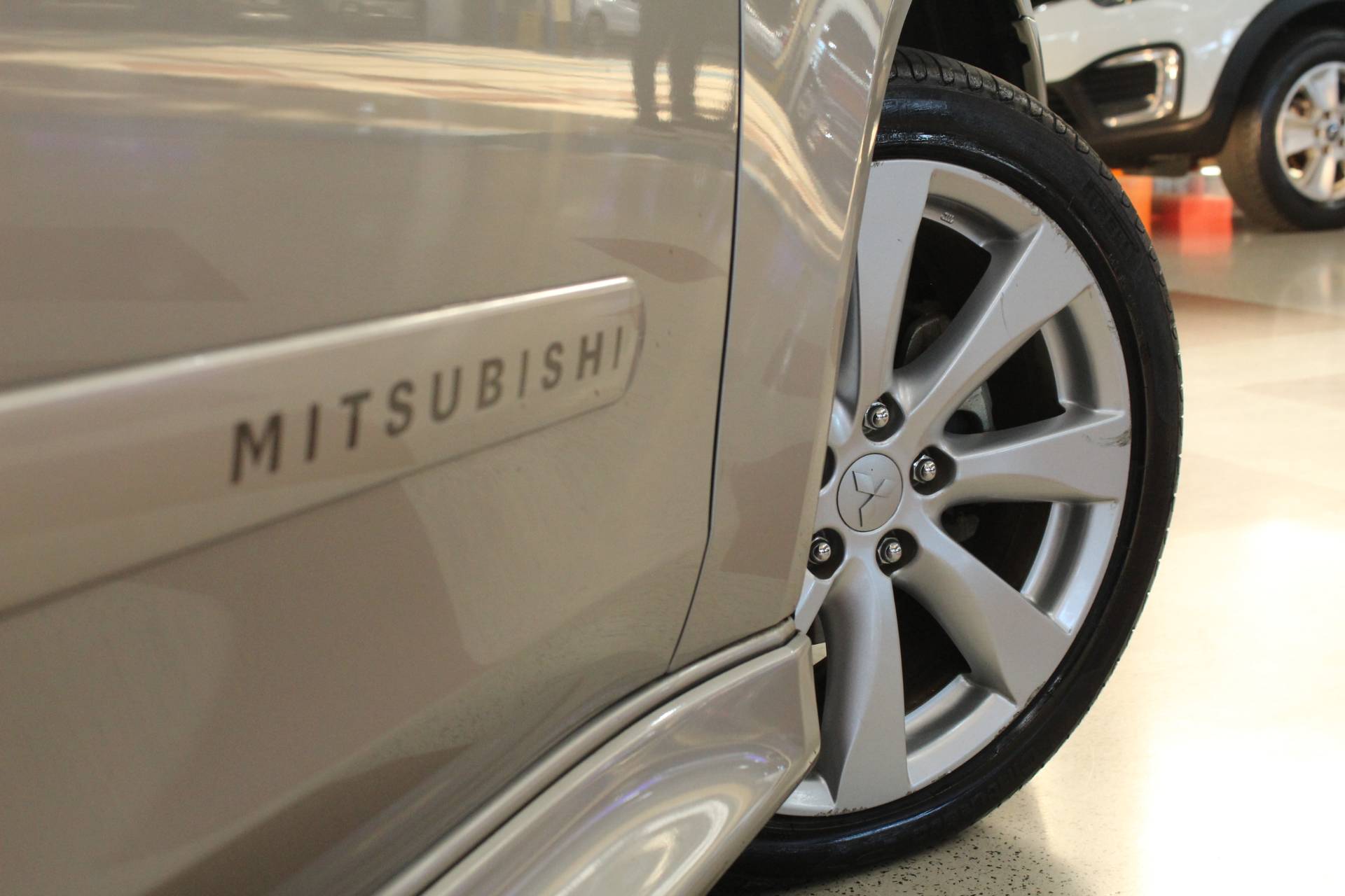 MITSUBISHI LANCER
