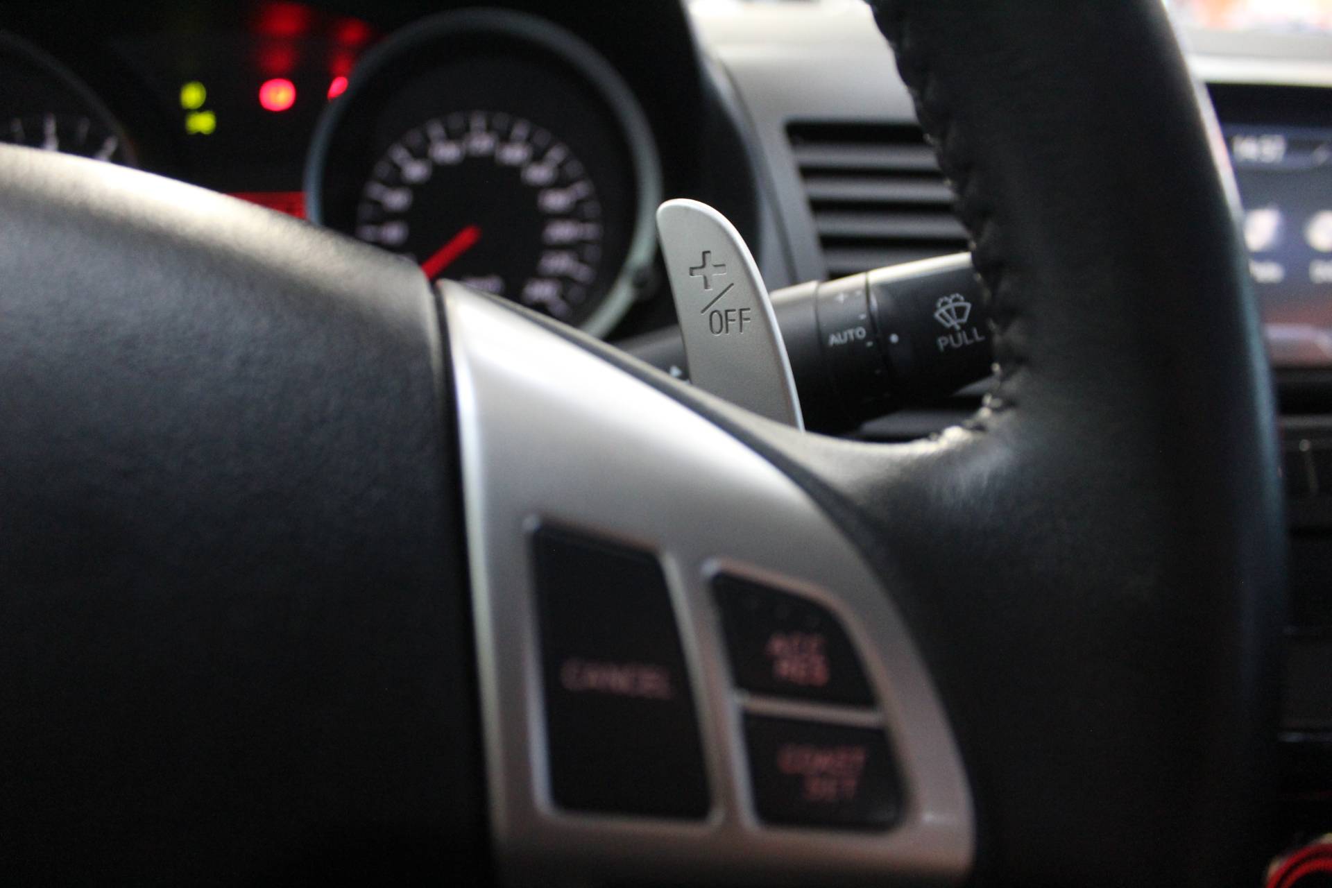 MITSUBISHI LANCER