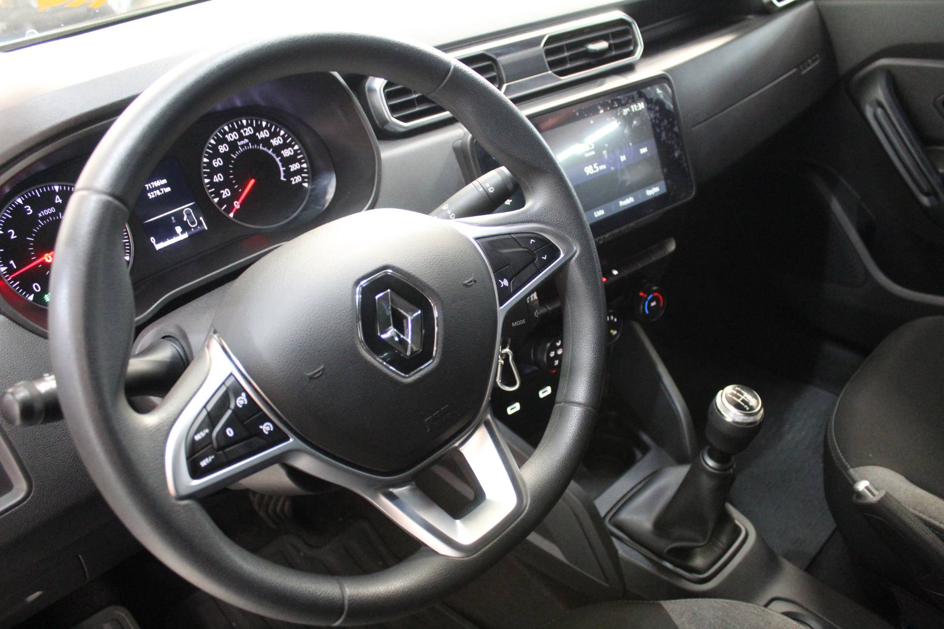 RENAULT DUSTER