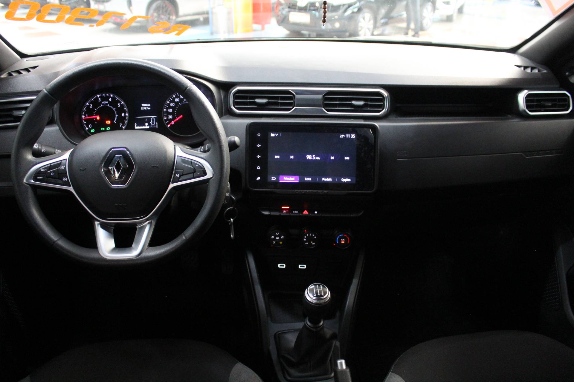 RENAULT DUSTER