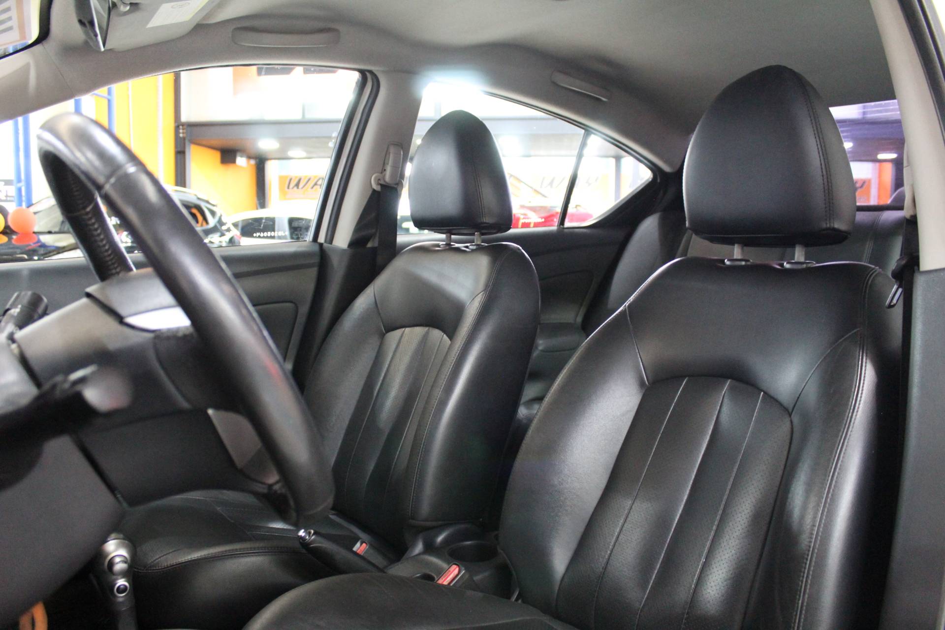 NISSAN VERSA