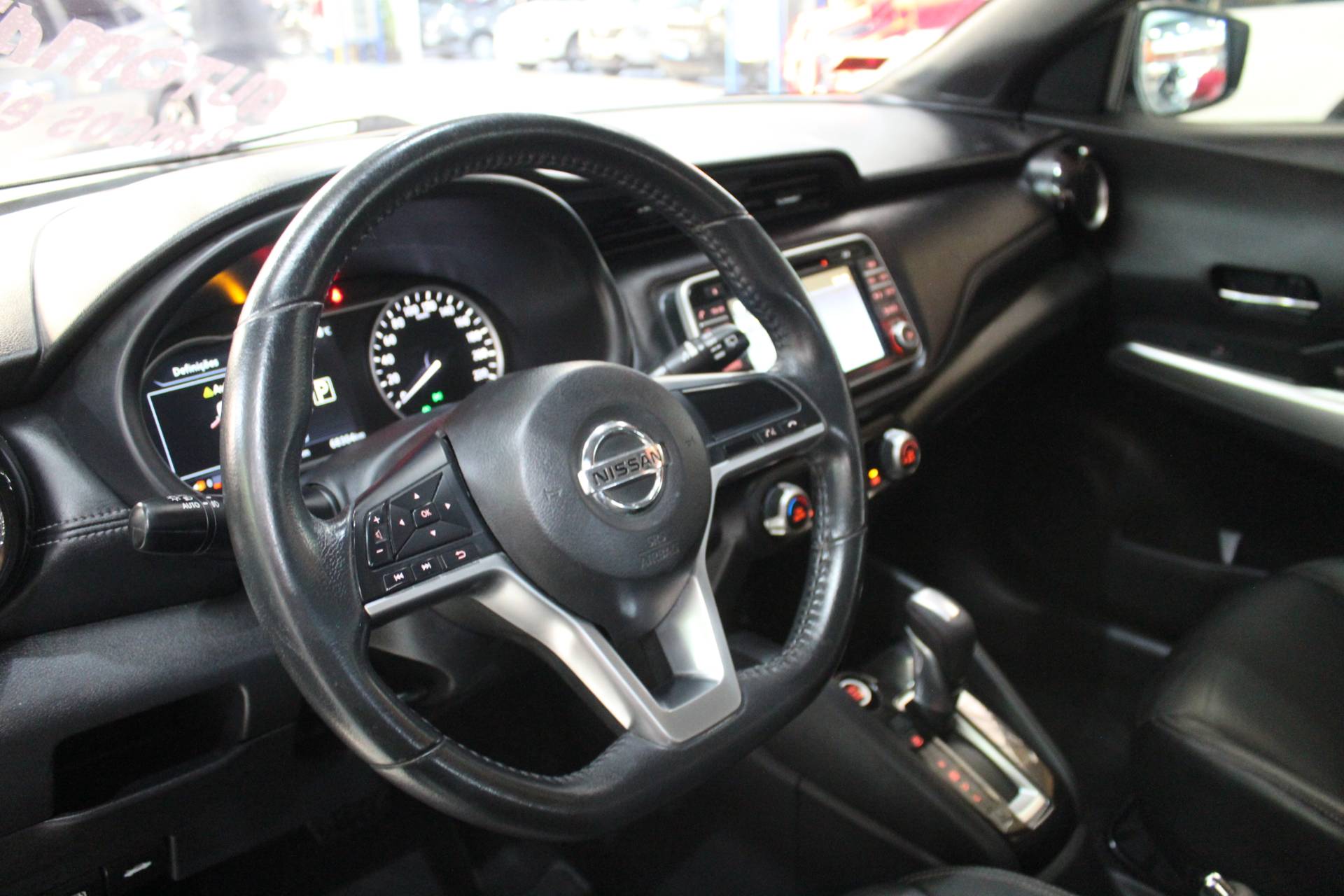 NISSAN KICKS