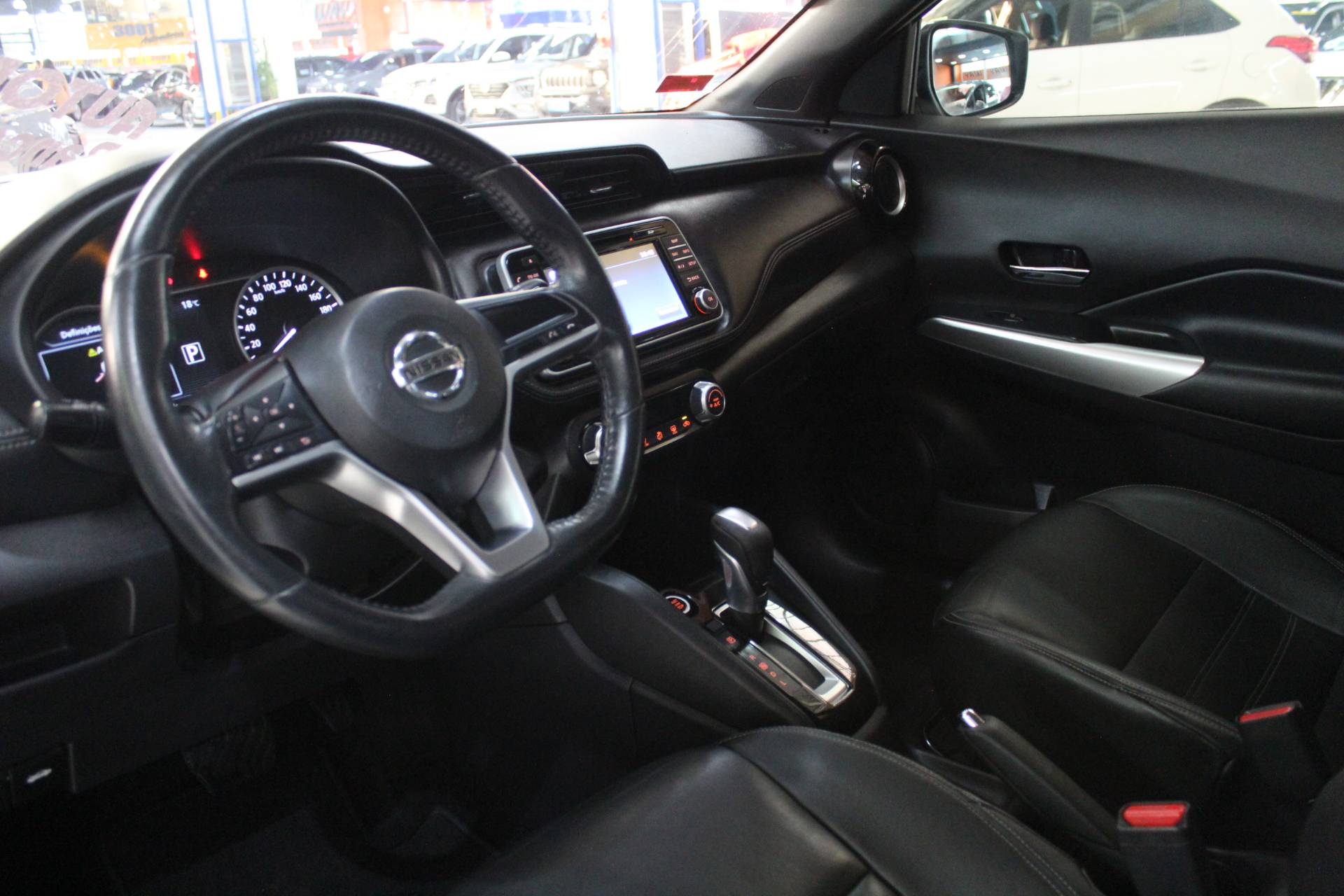 NISSAN KICKS