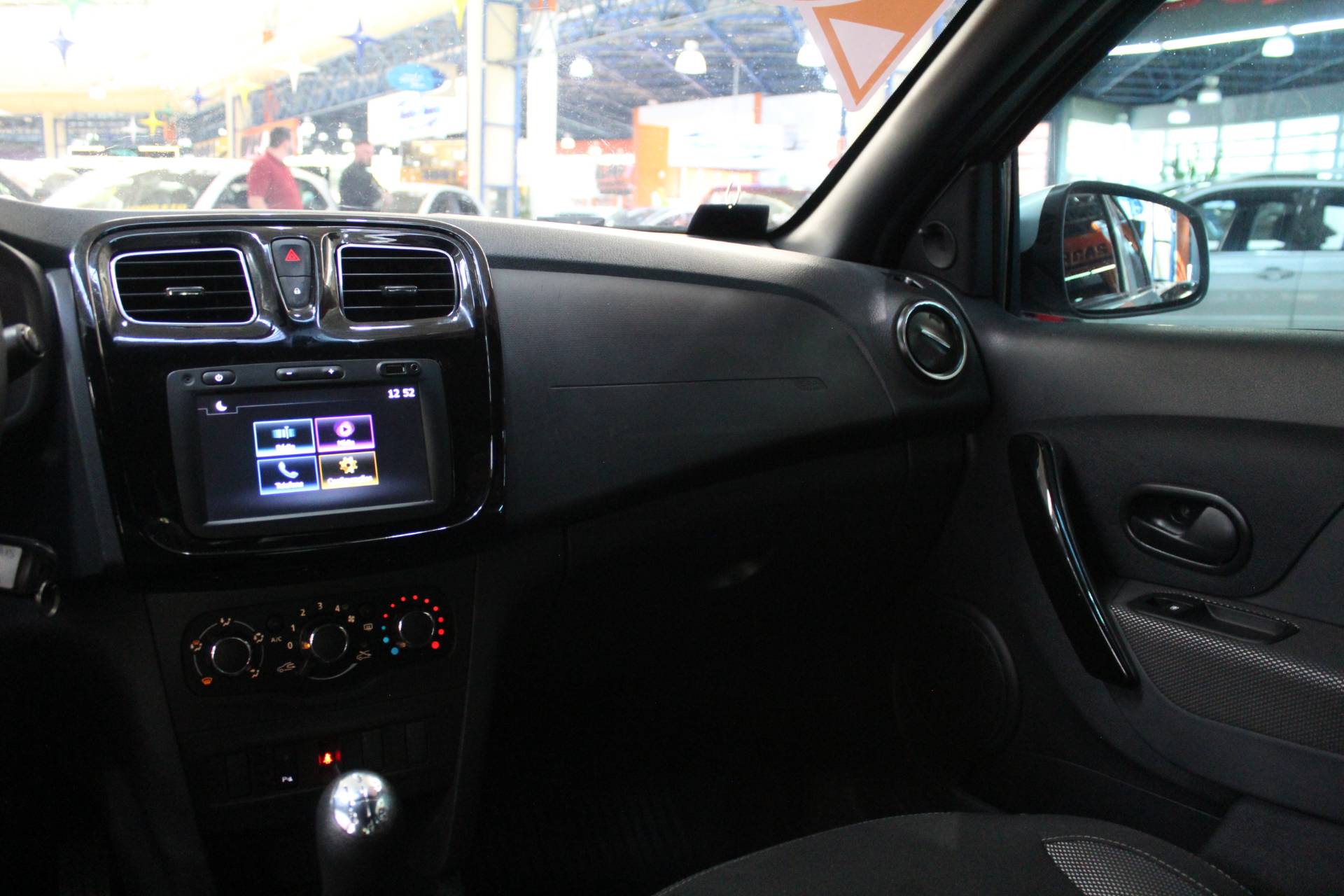 RENAULT LOGAN