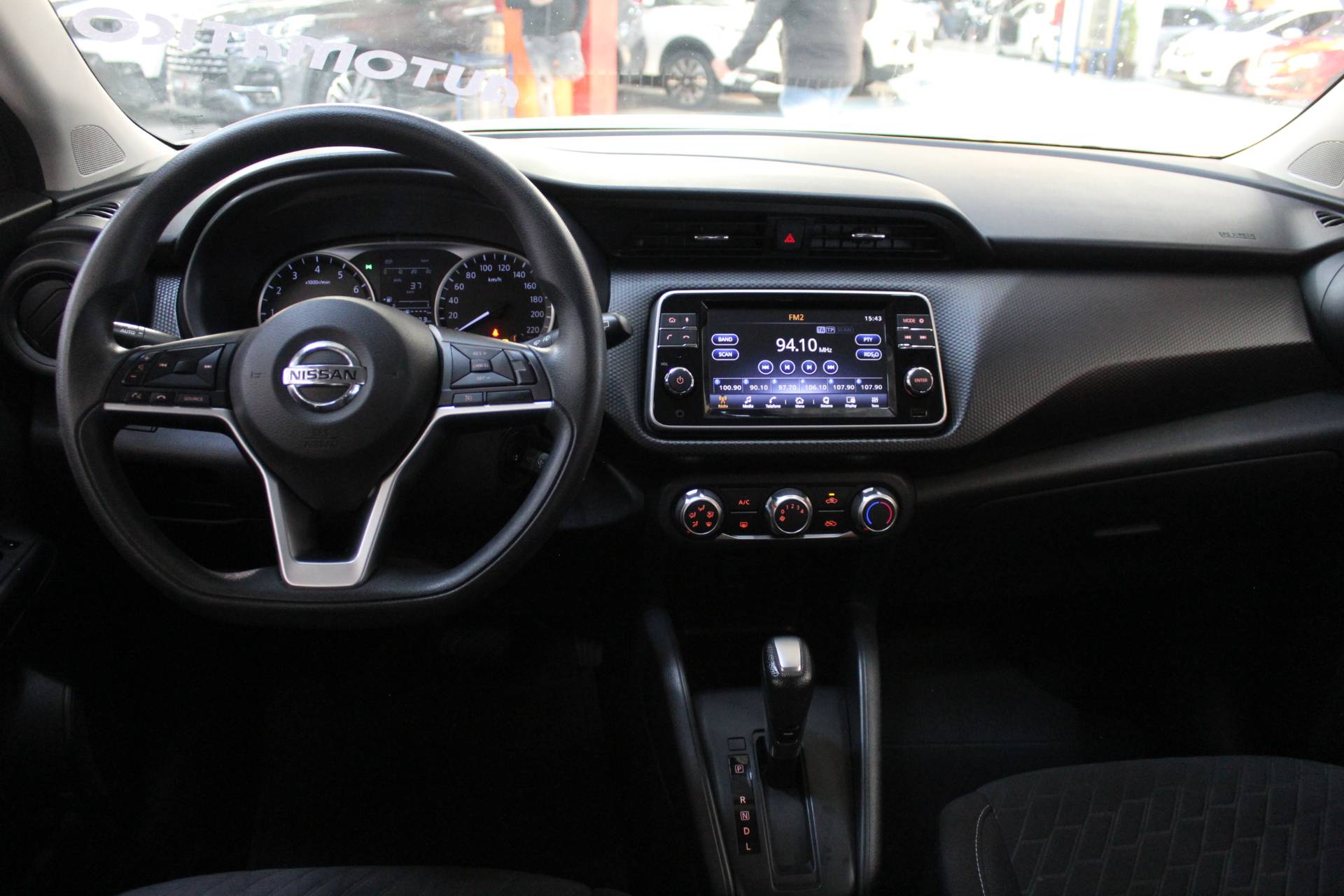 NISSAN KICKS